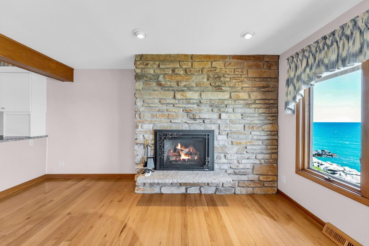 141 S Lakeshore DRIVE C6
