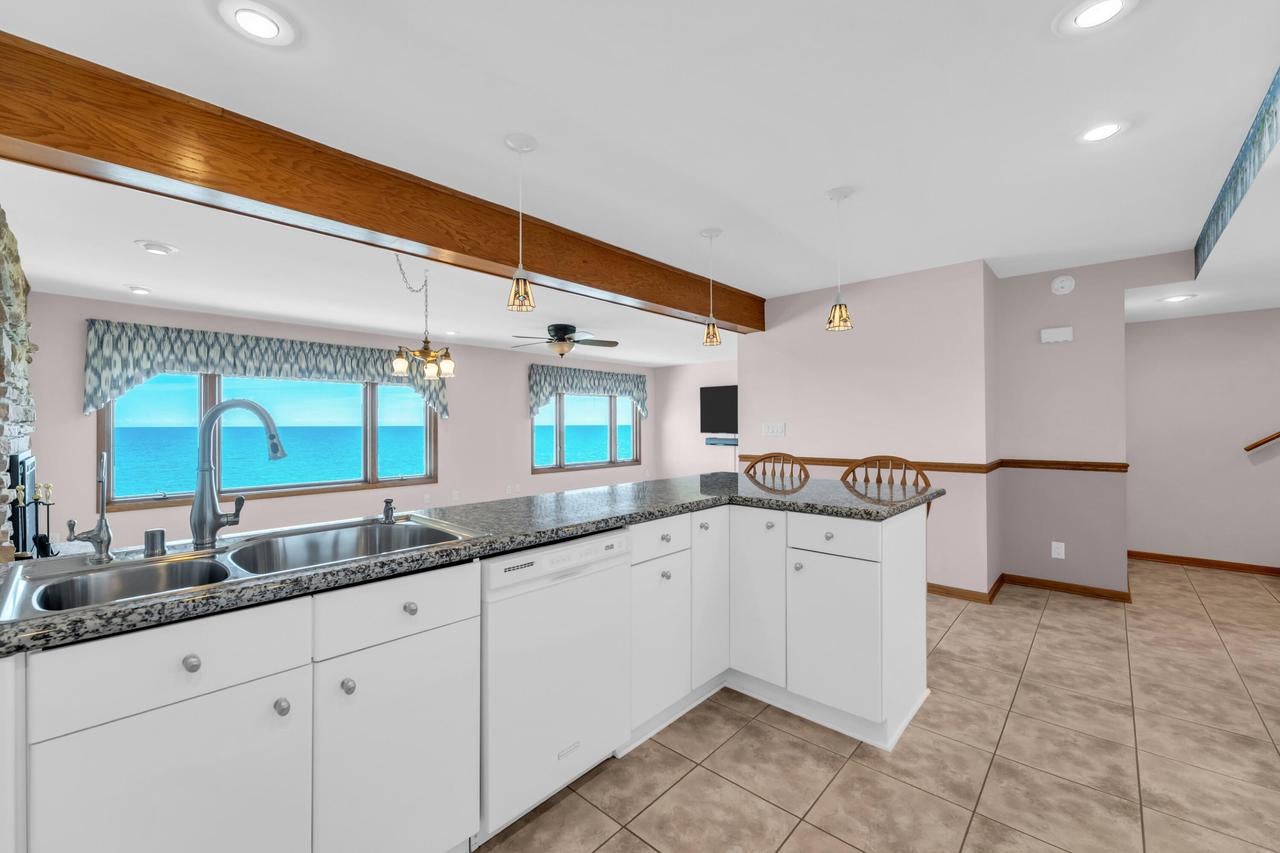141 S Lakeshore DRIVE C6