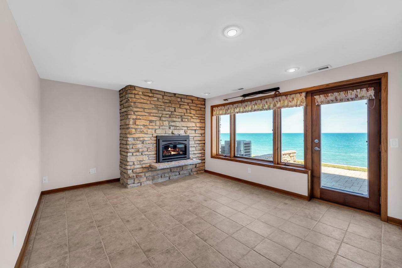 141 S Lakeshore DRIVE C6