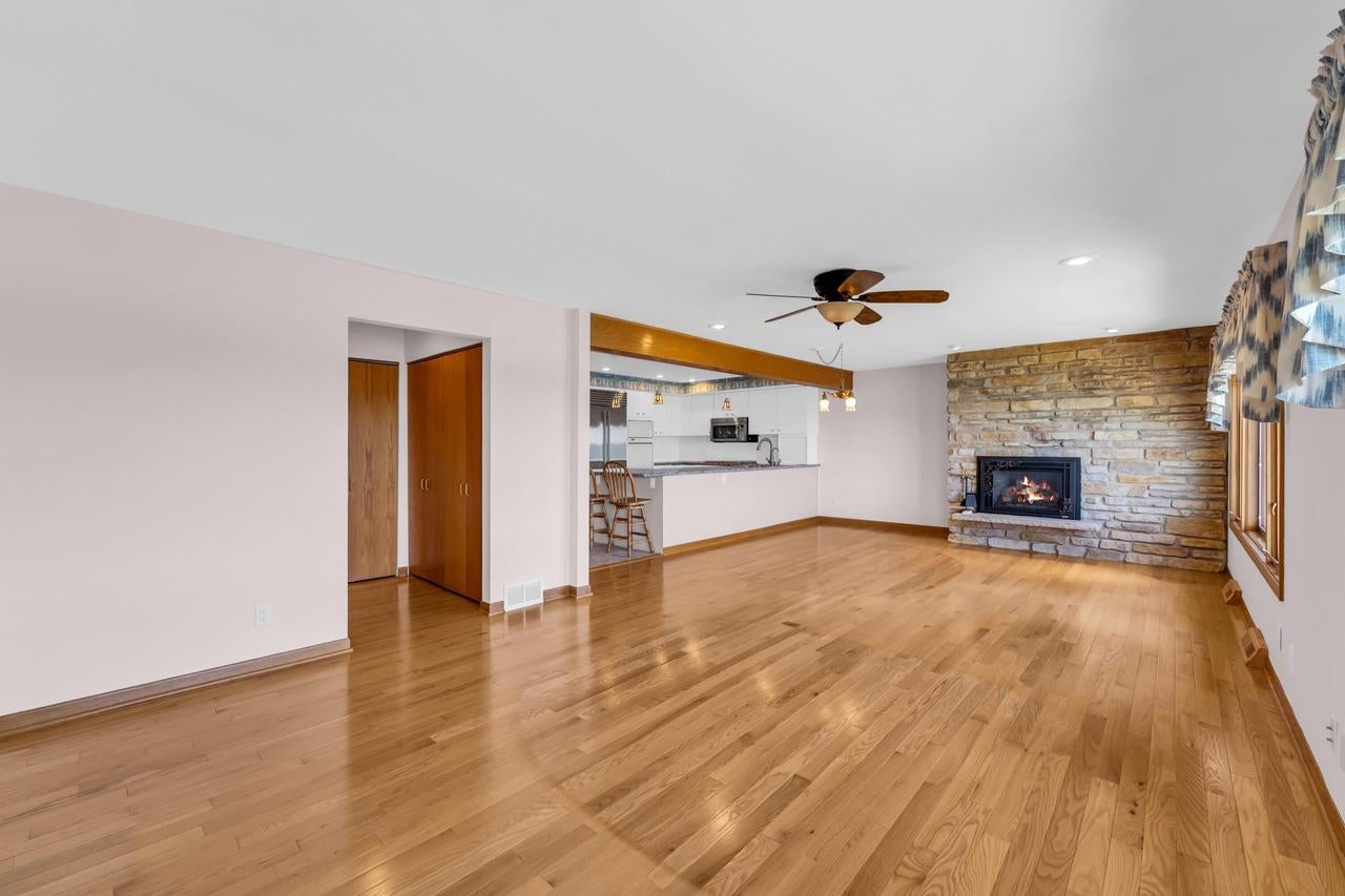141 S Lakeshore DRIVE C6