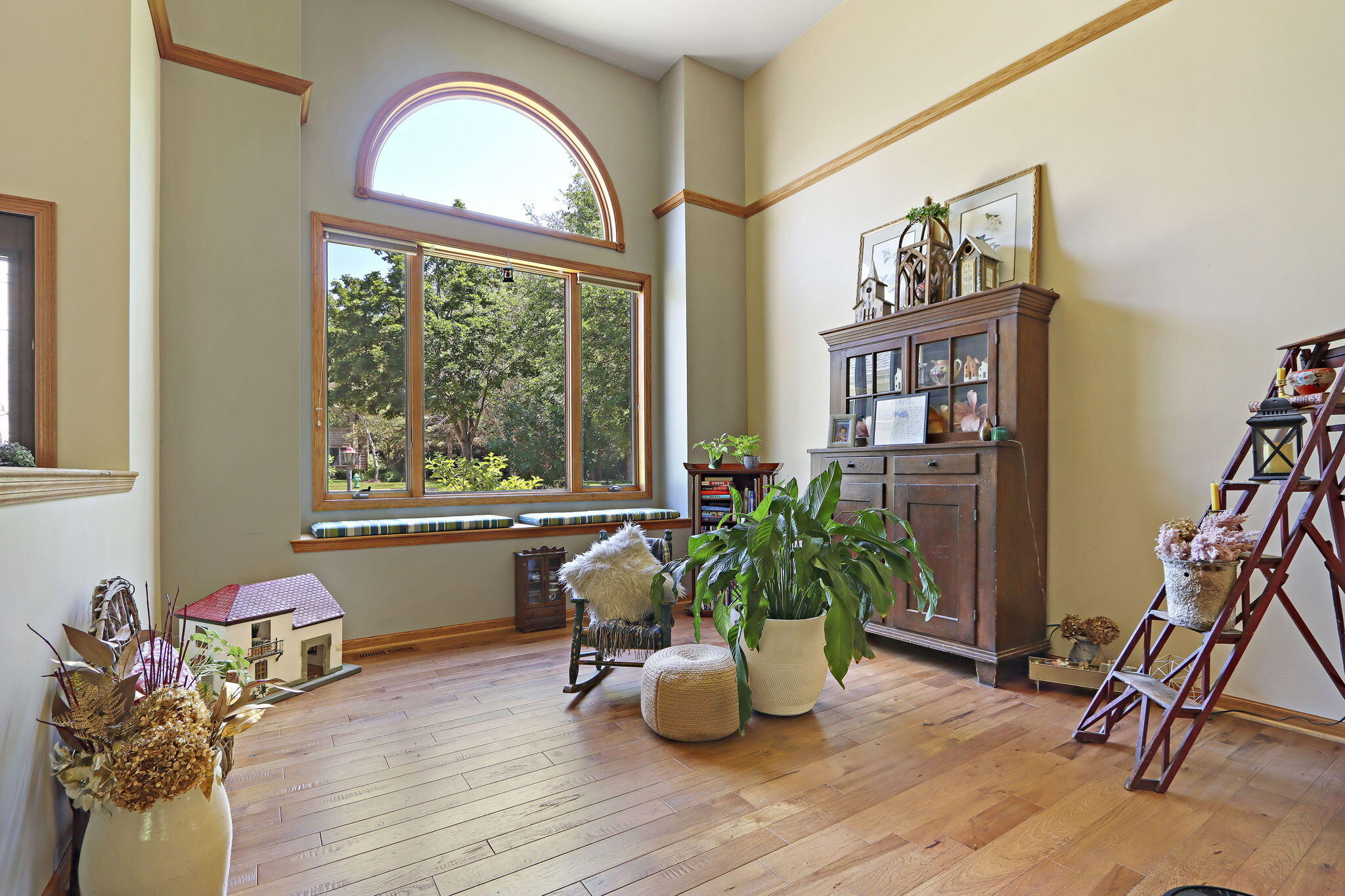 1109 Cooper Hawk Dr