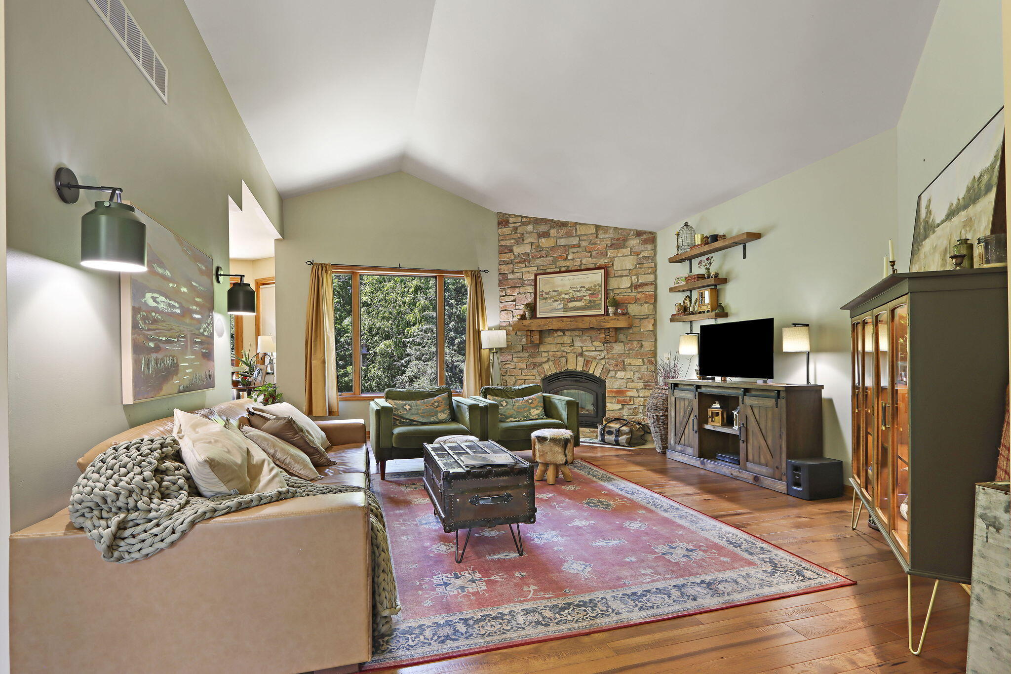 1109 Cooper Hawk Dr