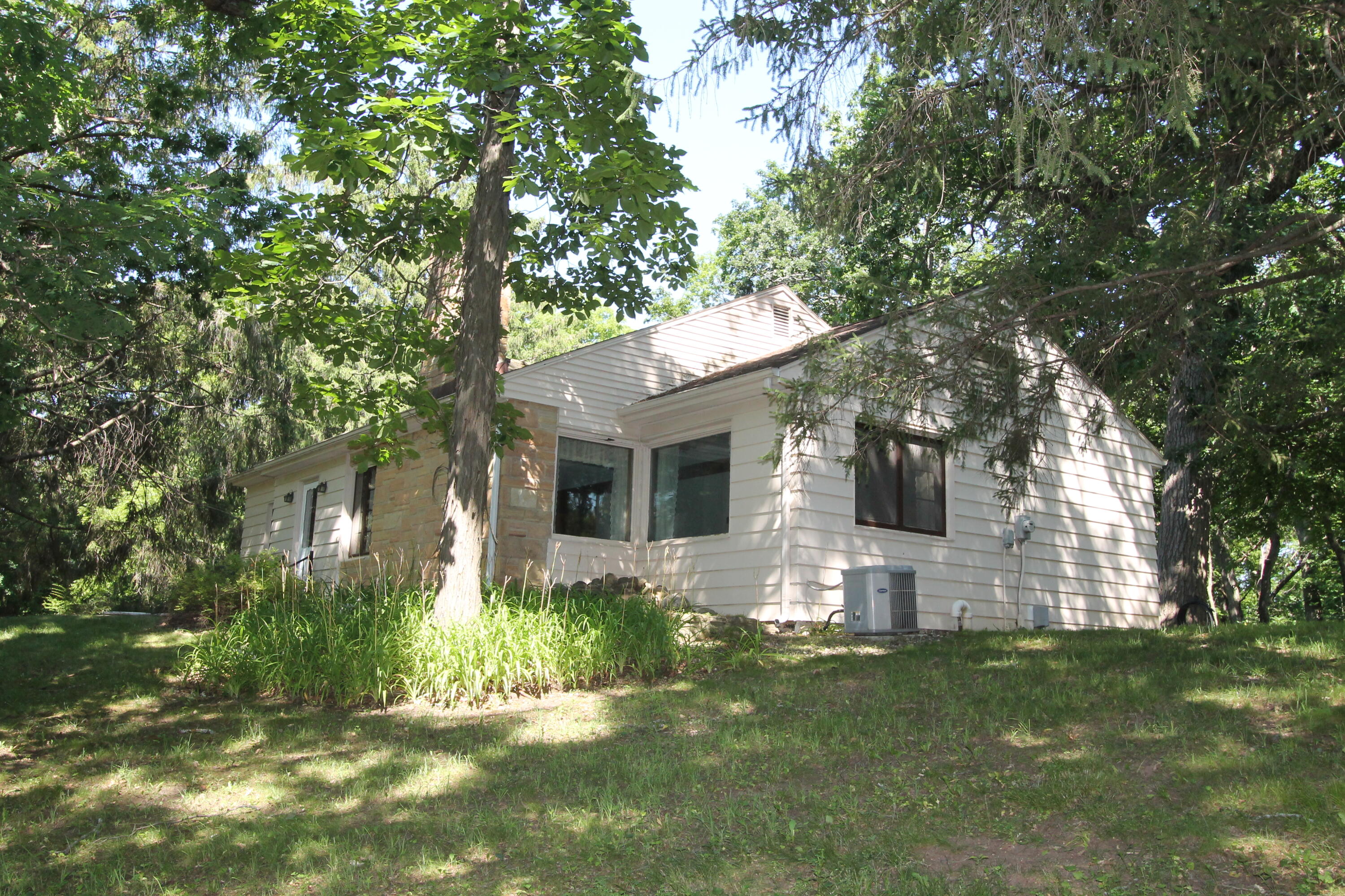 29306 Durand Ave