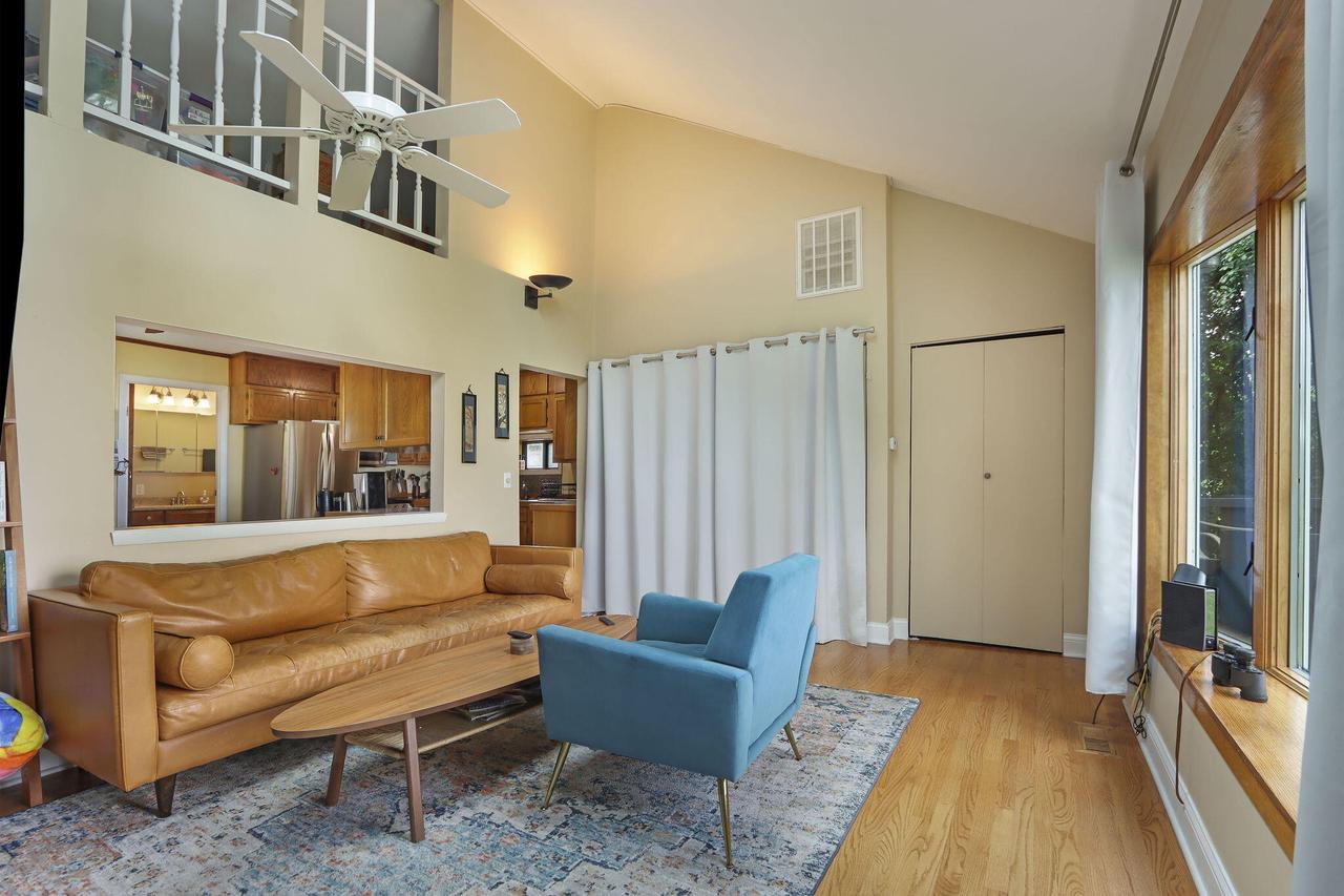 24312 Peninsula DRIVE