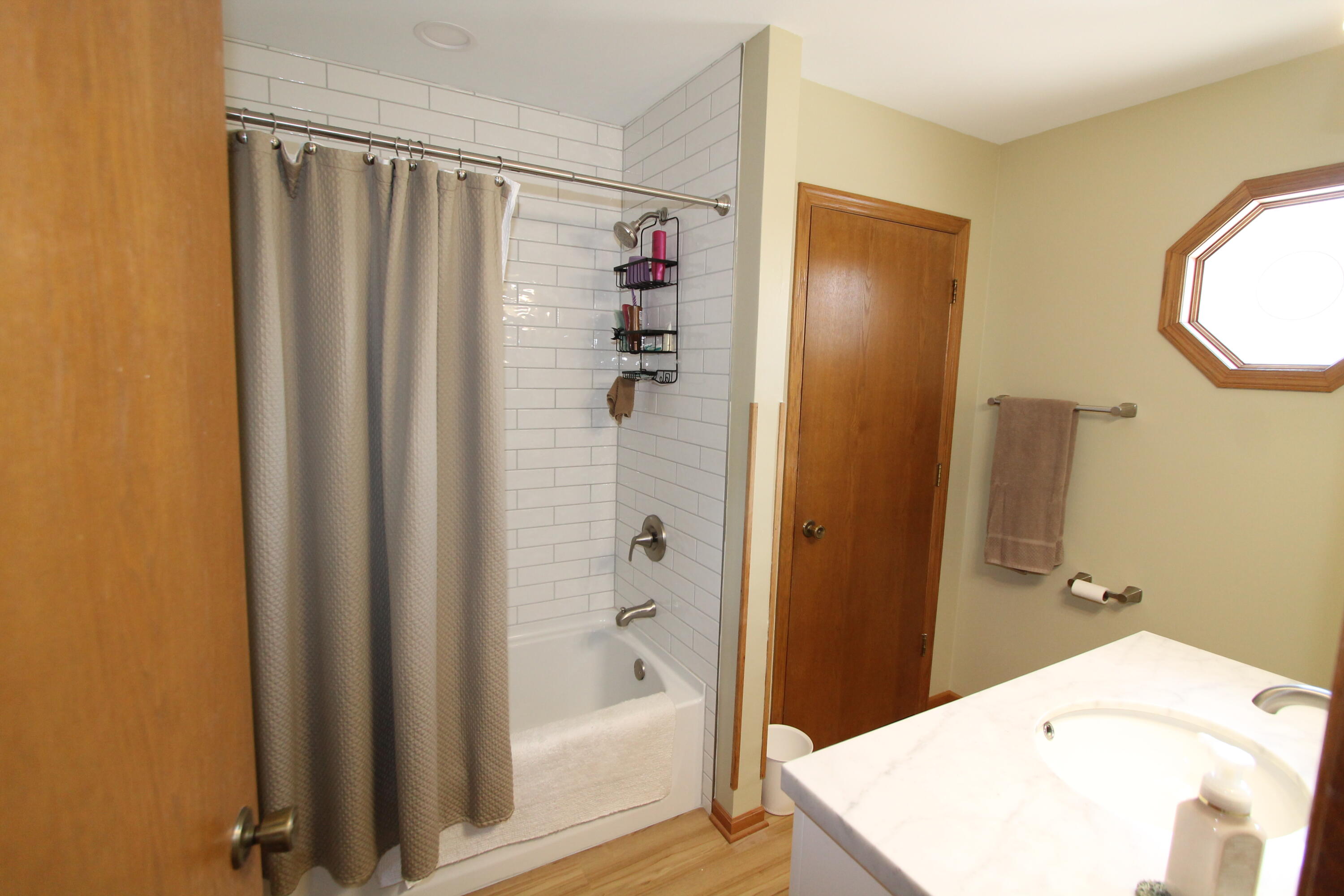 217 S 7th St, 15