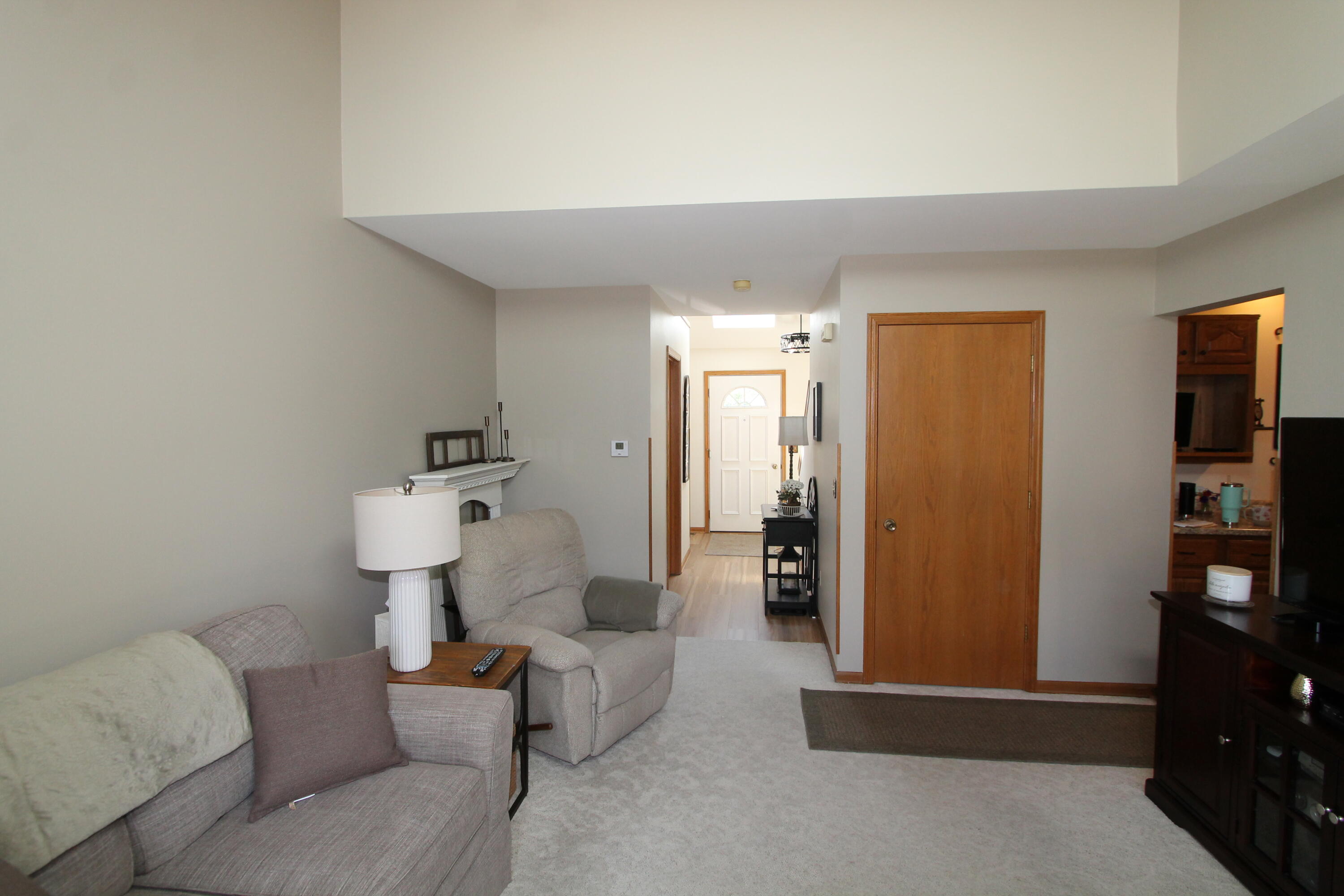 217 S 7th St, 15