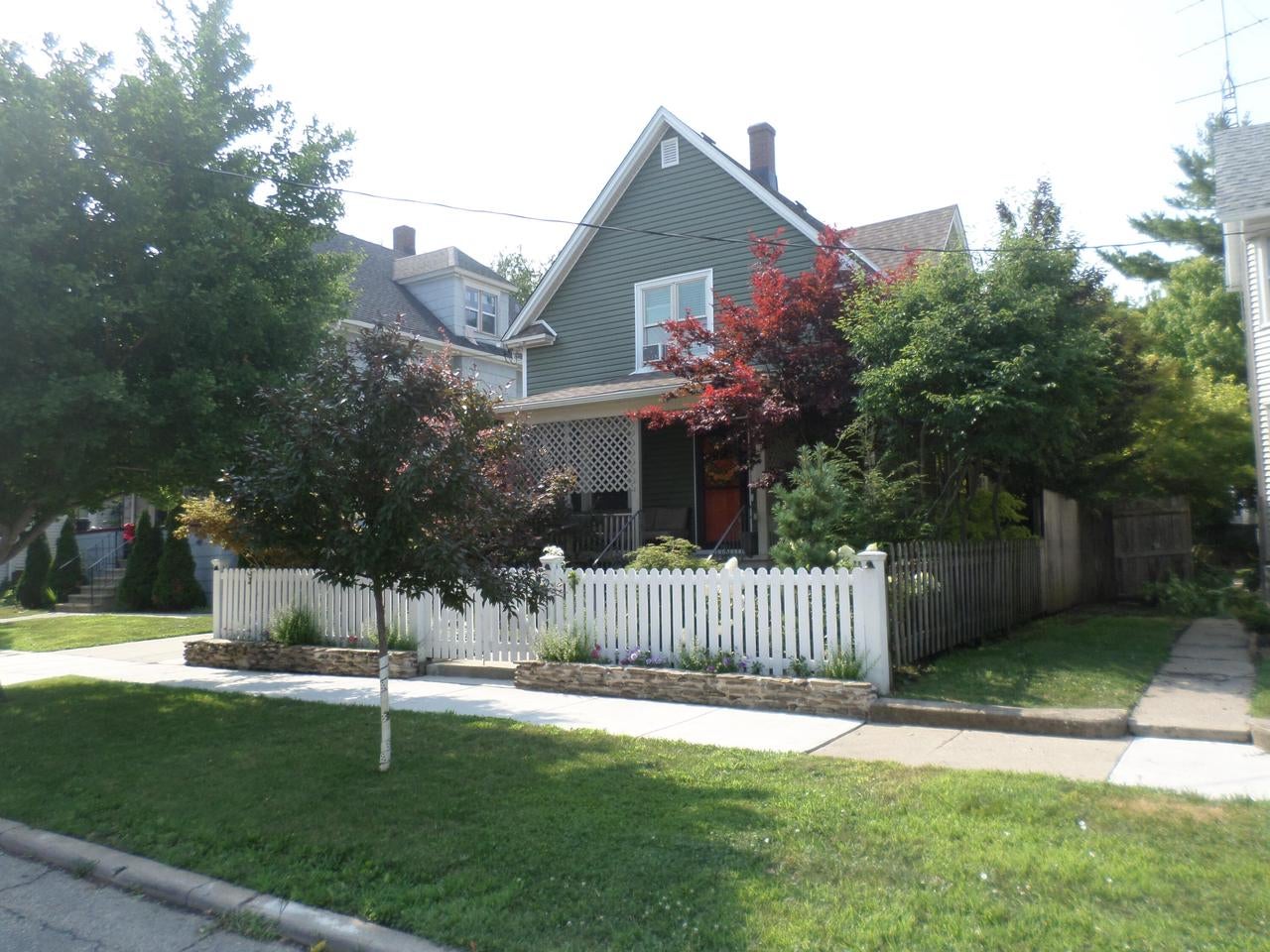 2111 53rd STREET