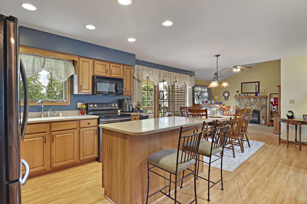 1463 Creek Side DRIVE