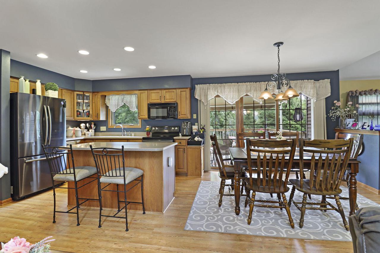 1463 Creek Side DRIVE