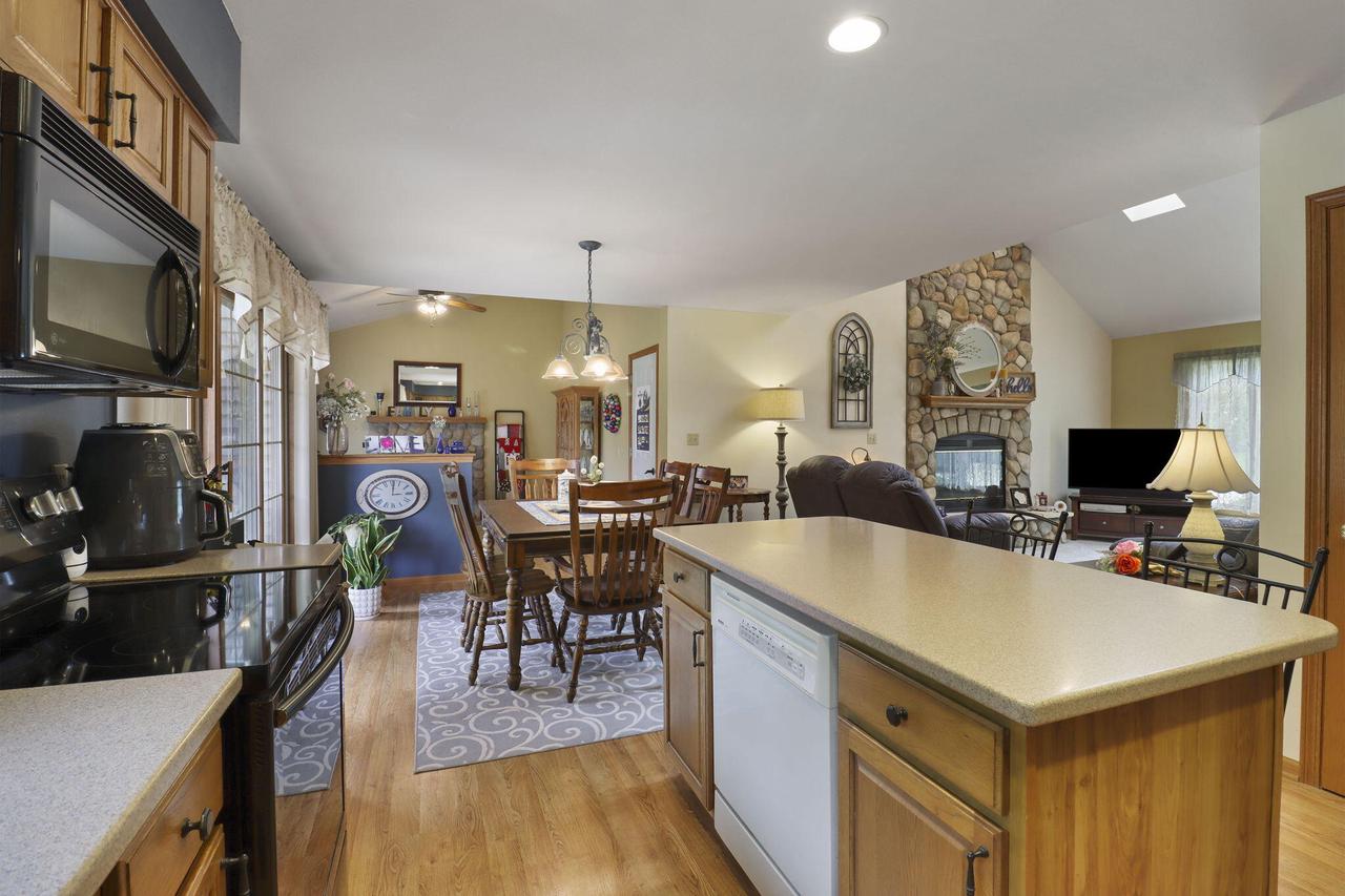 1463 Creek Side DRIVE