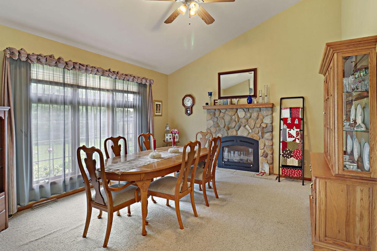 1463 Creek Side DRIVE