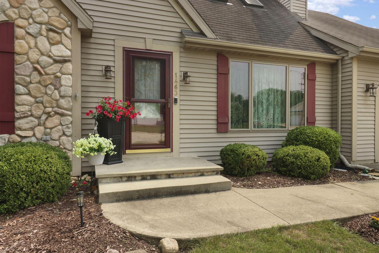 1463 Creek Side DRIVE