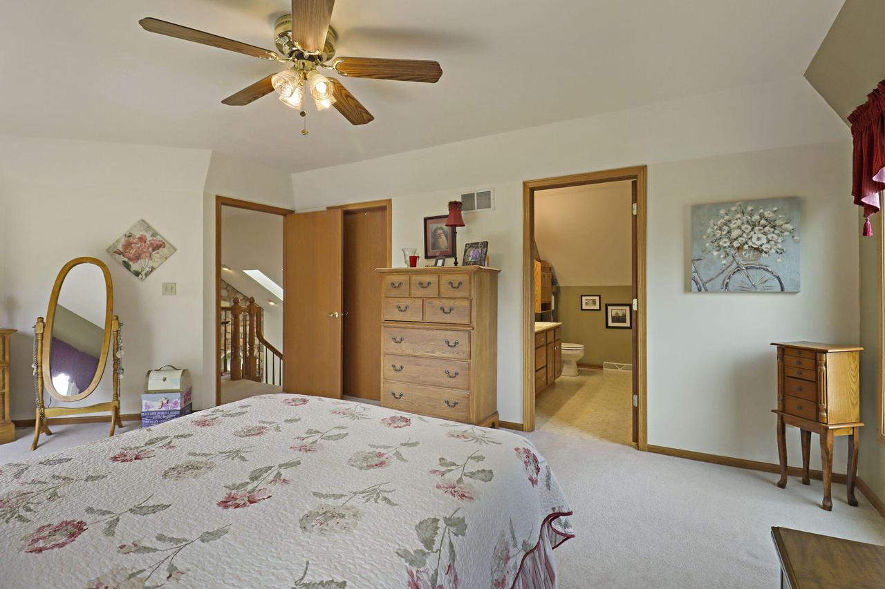 1463 Creek Side DRIVE