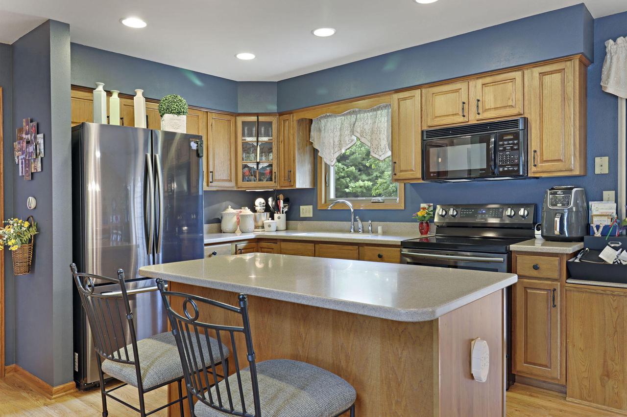 1463 Creek Side DRIVE