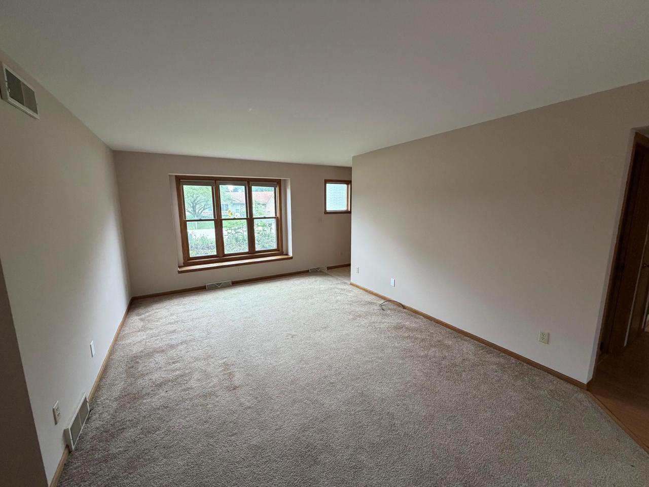 1505 Oxford LANE 1507