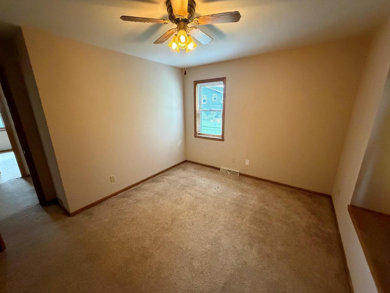 1505 Oxford LANE 1507