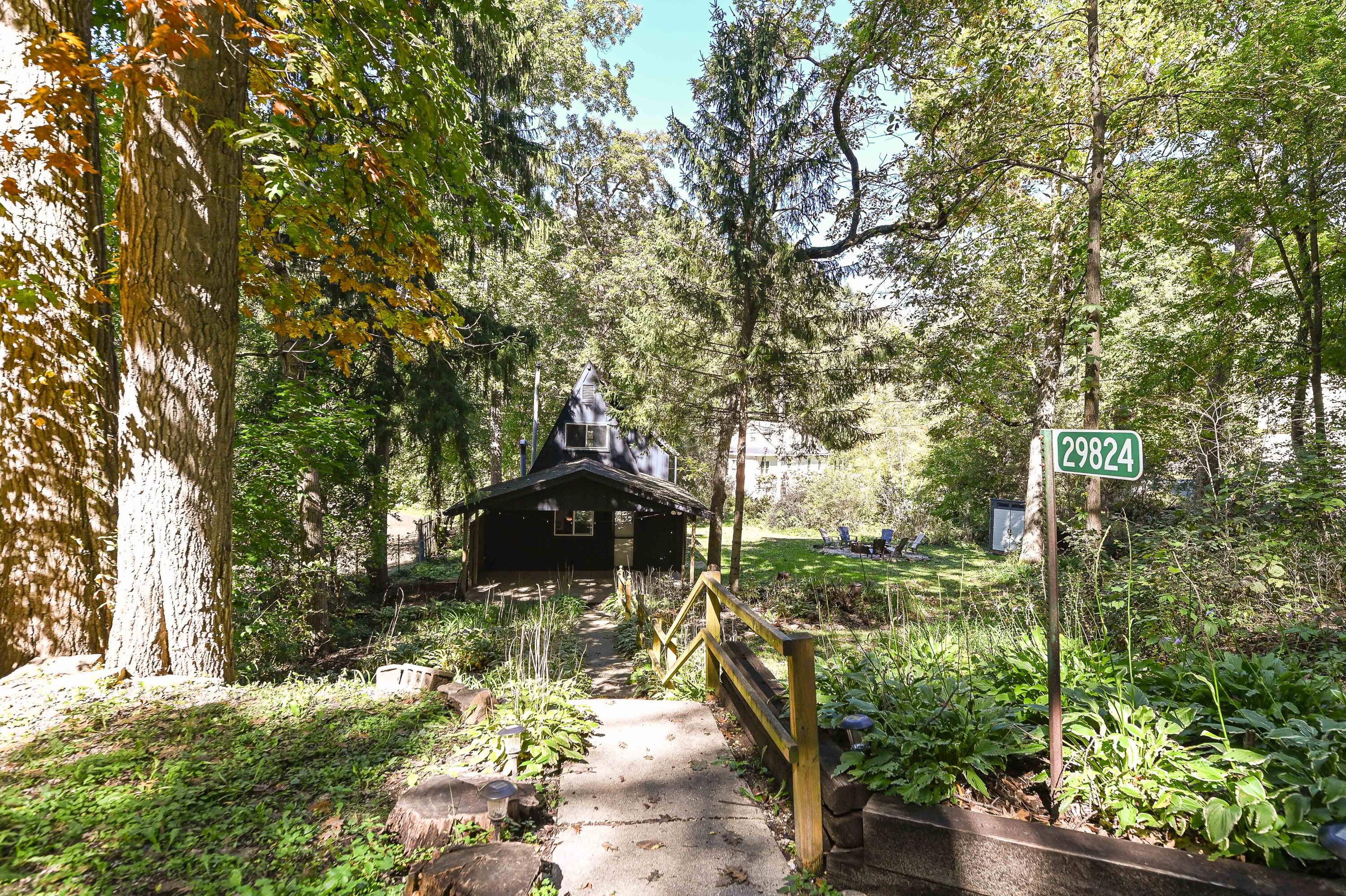 29824 Greenleaf Dr