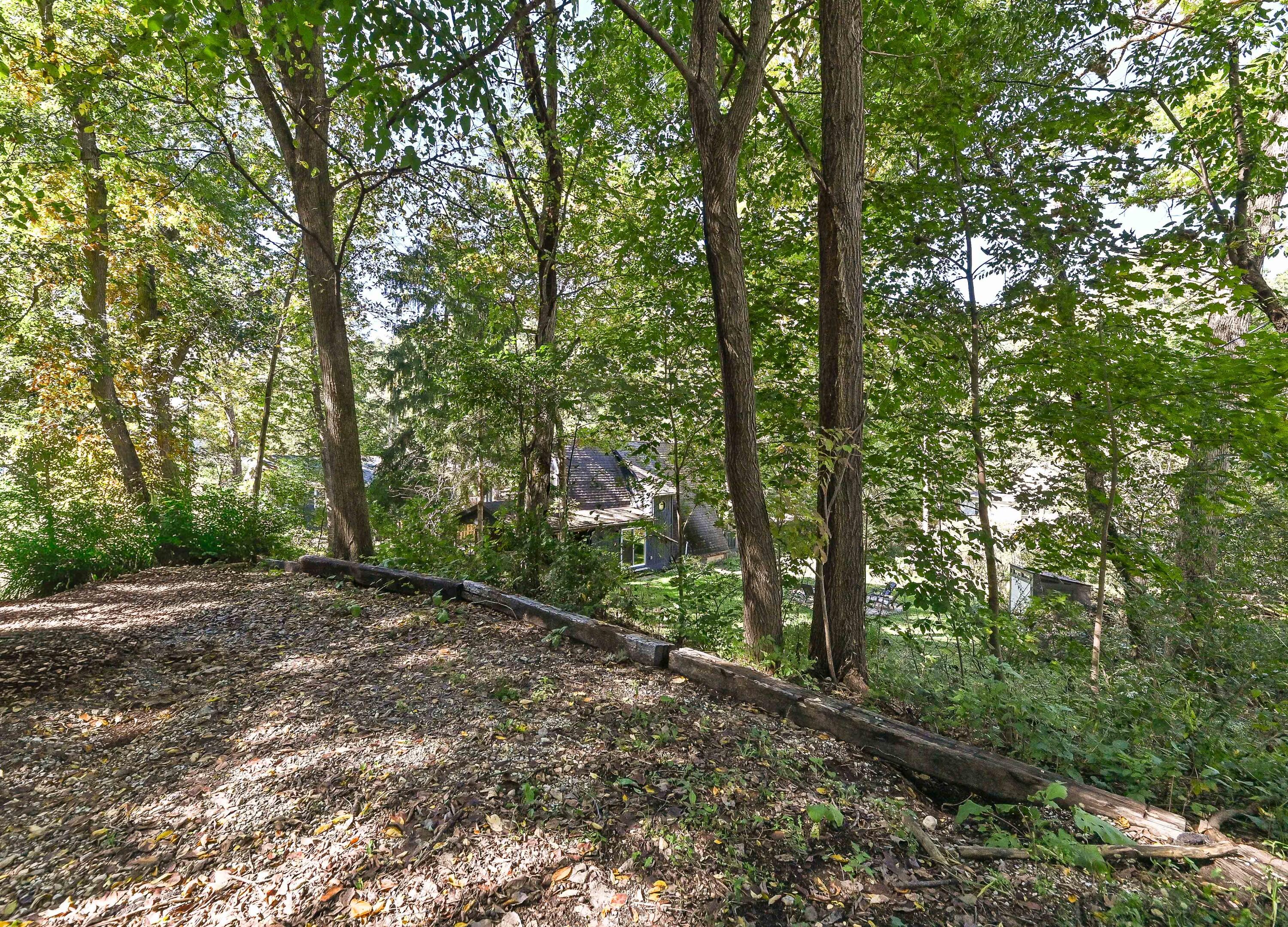 29824 Greenleaf Dr