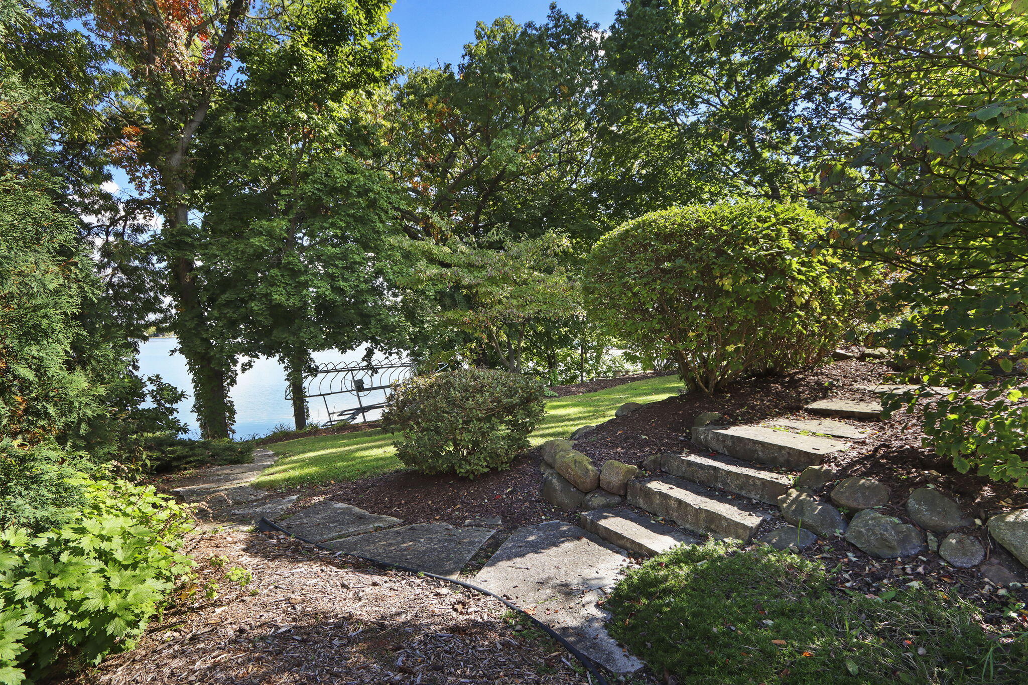 3119 S Browns Lake Dr