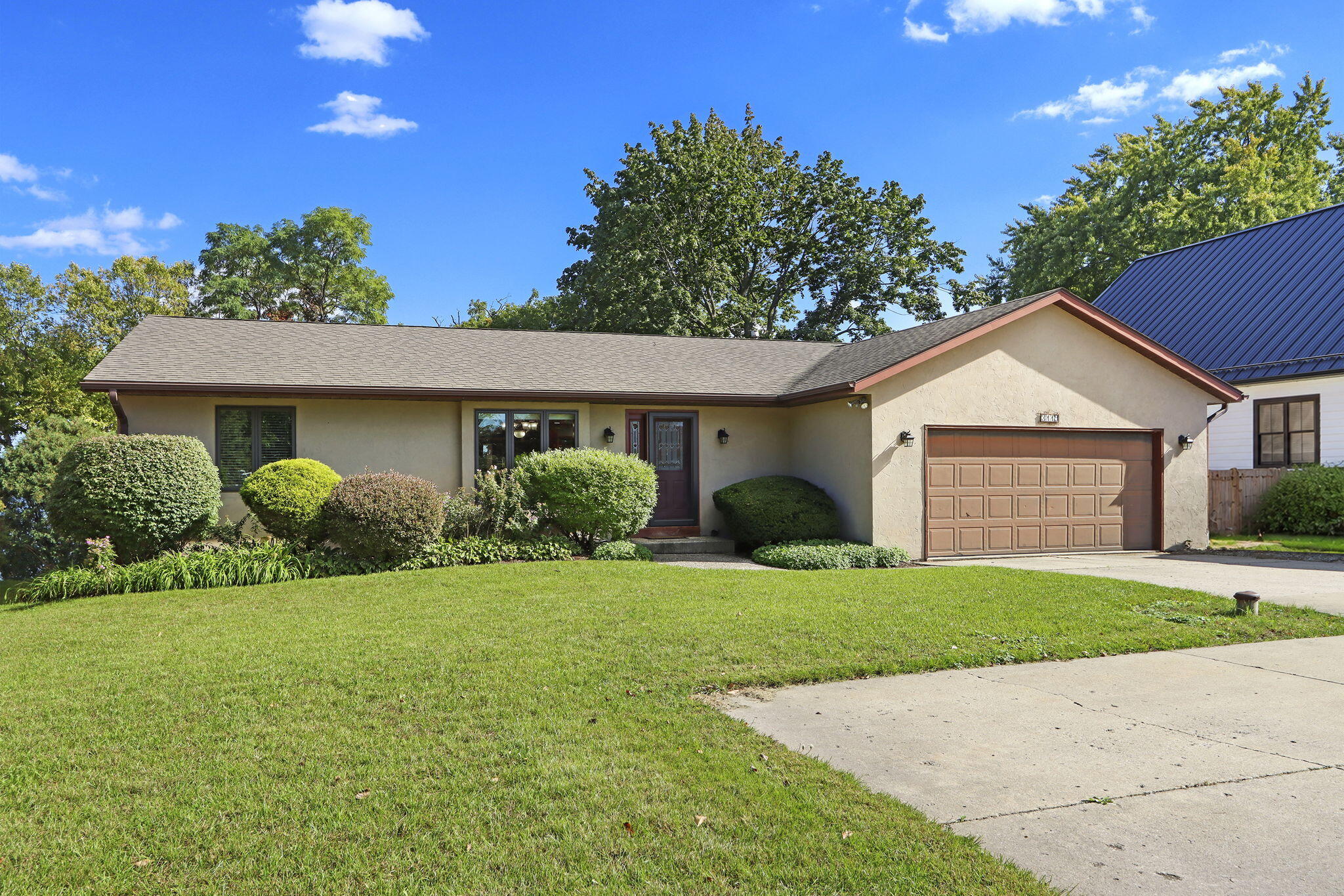 3119 S Browns Lake Dr