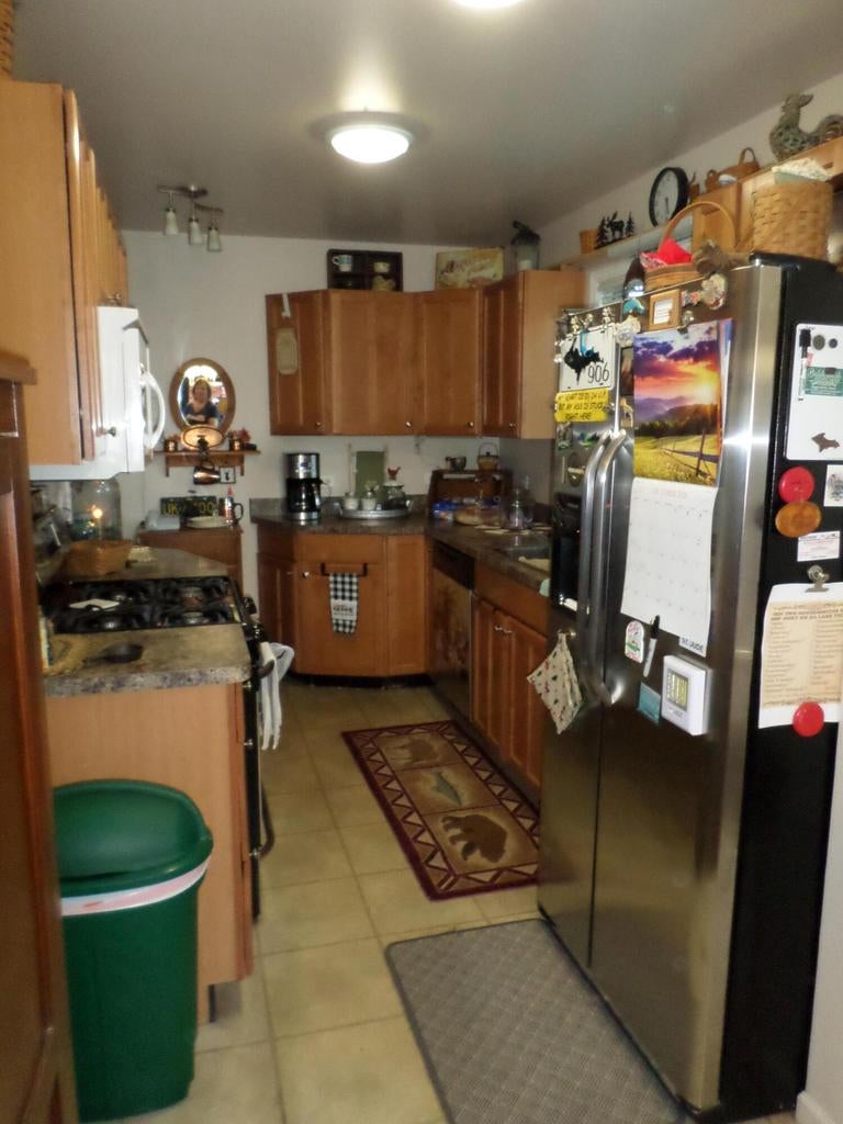 400 E North STREET