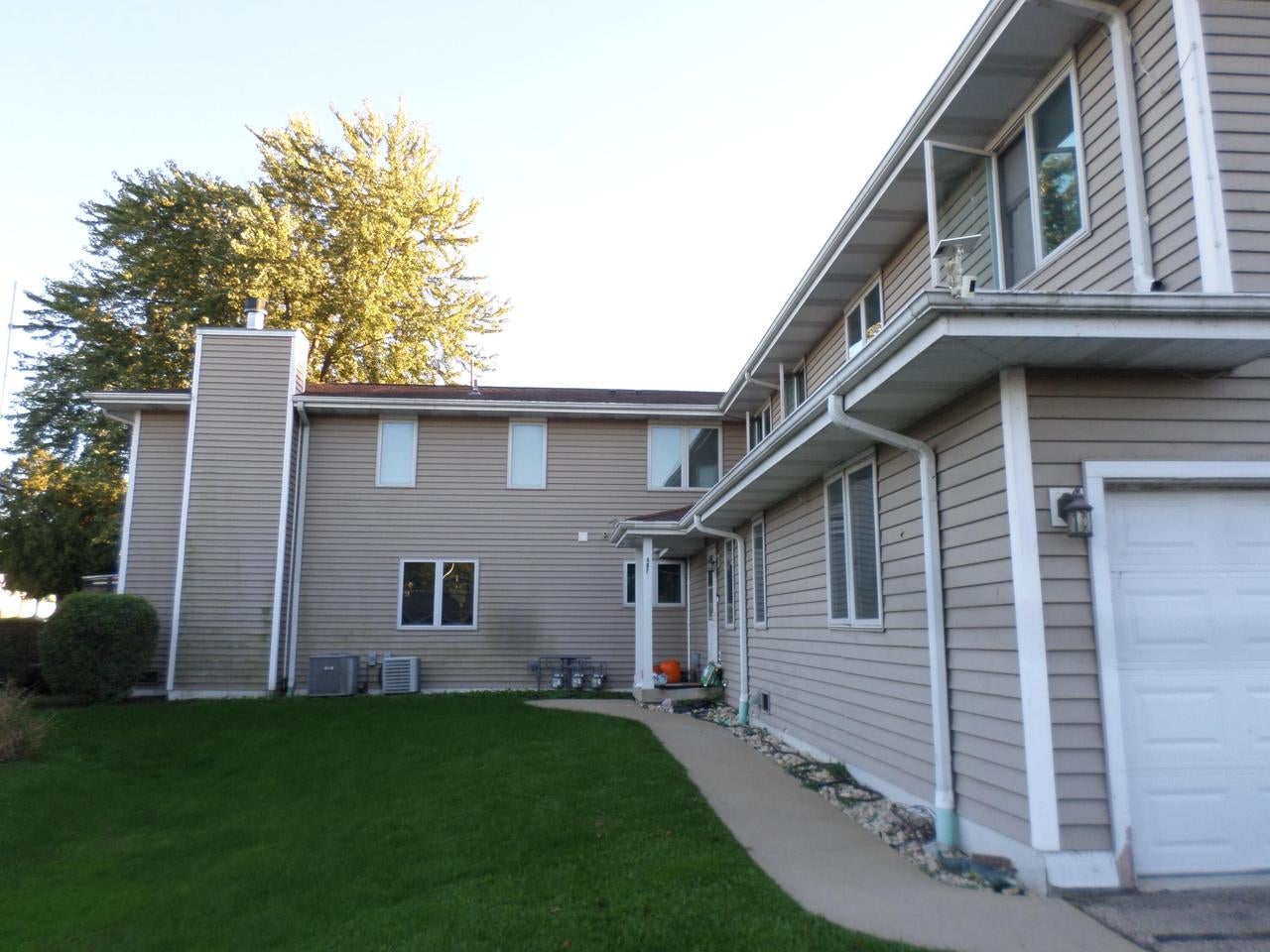 400 E North STREET