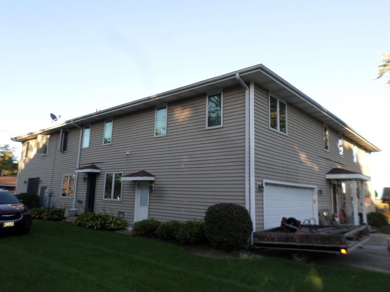 400 E North STREET