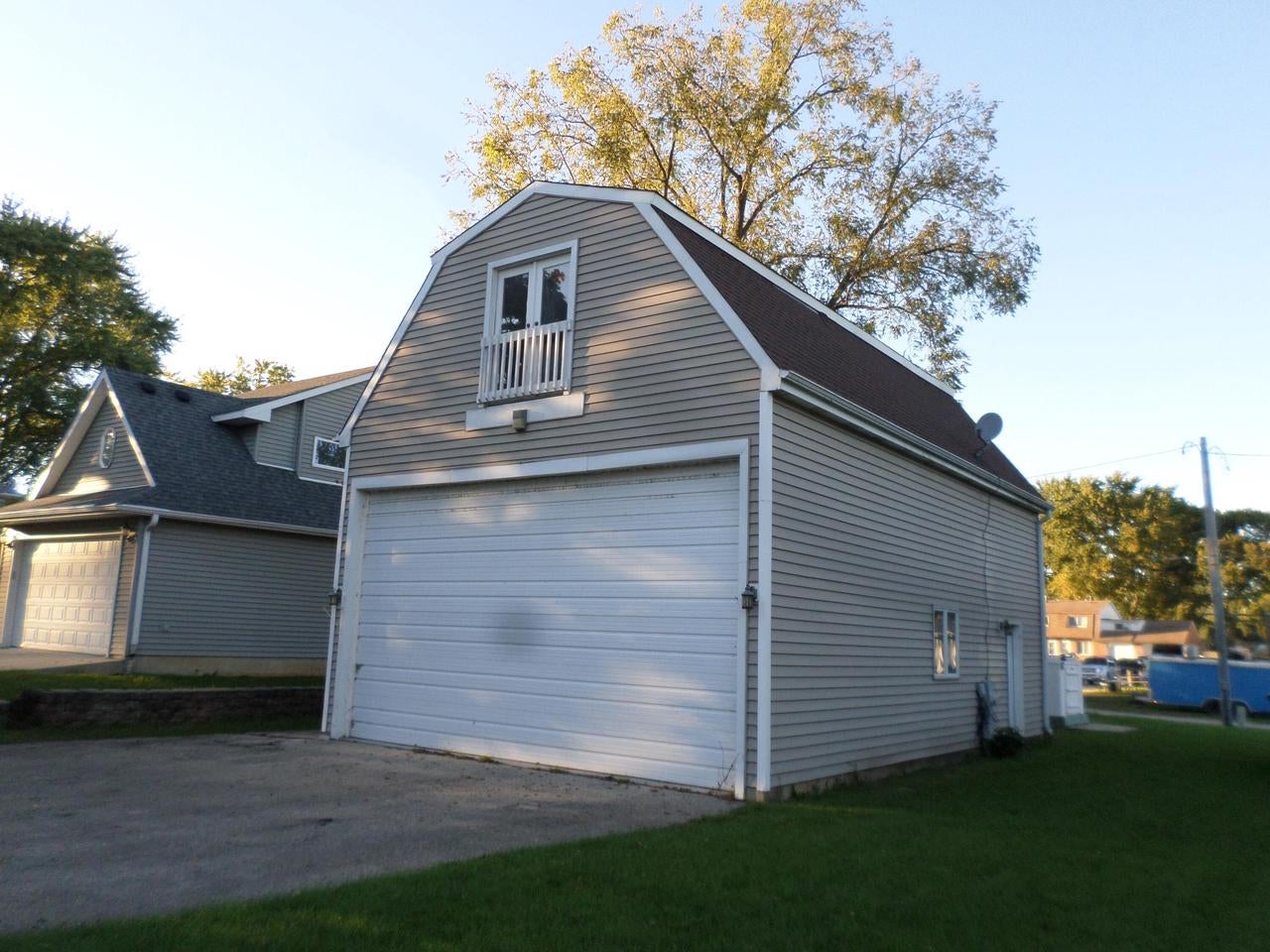 400 E North STREET