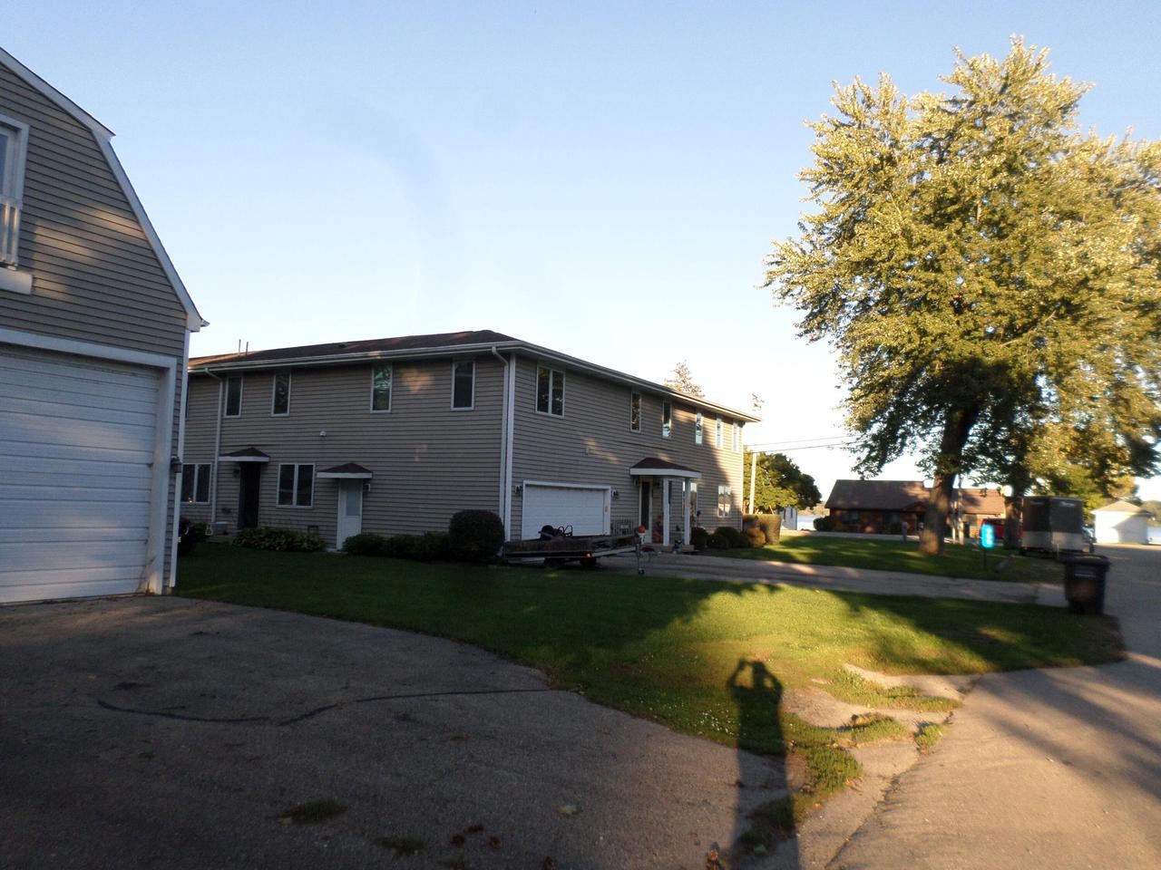 400 E North STREET