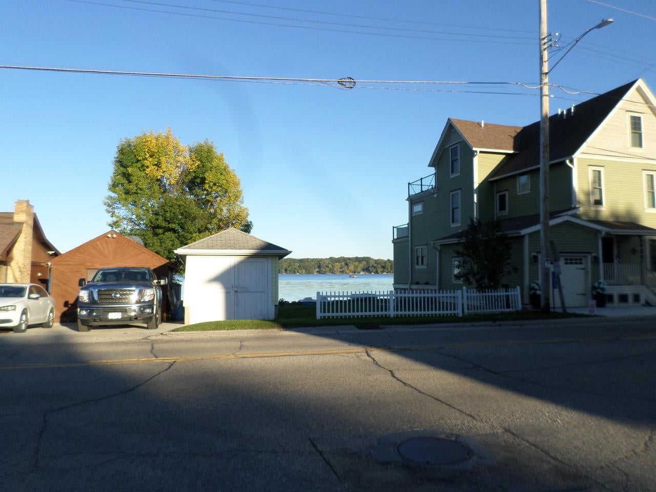 400 E North STREET