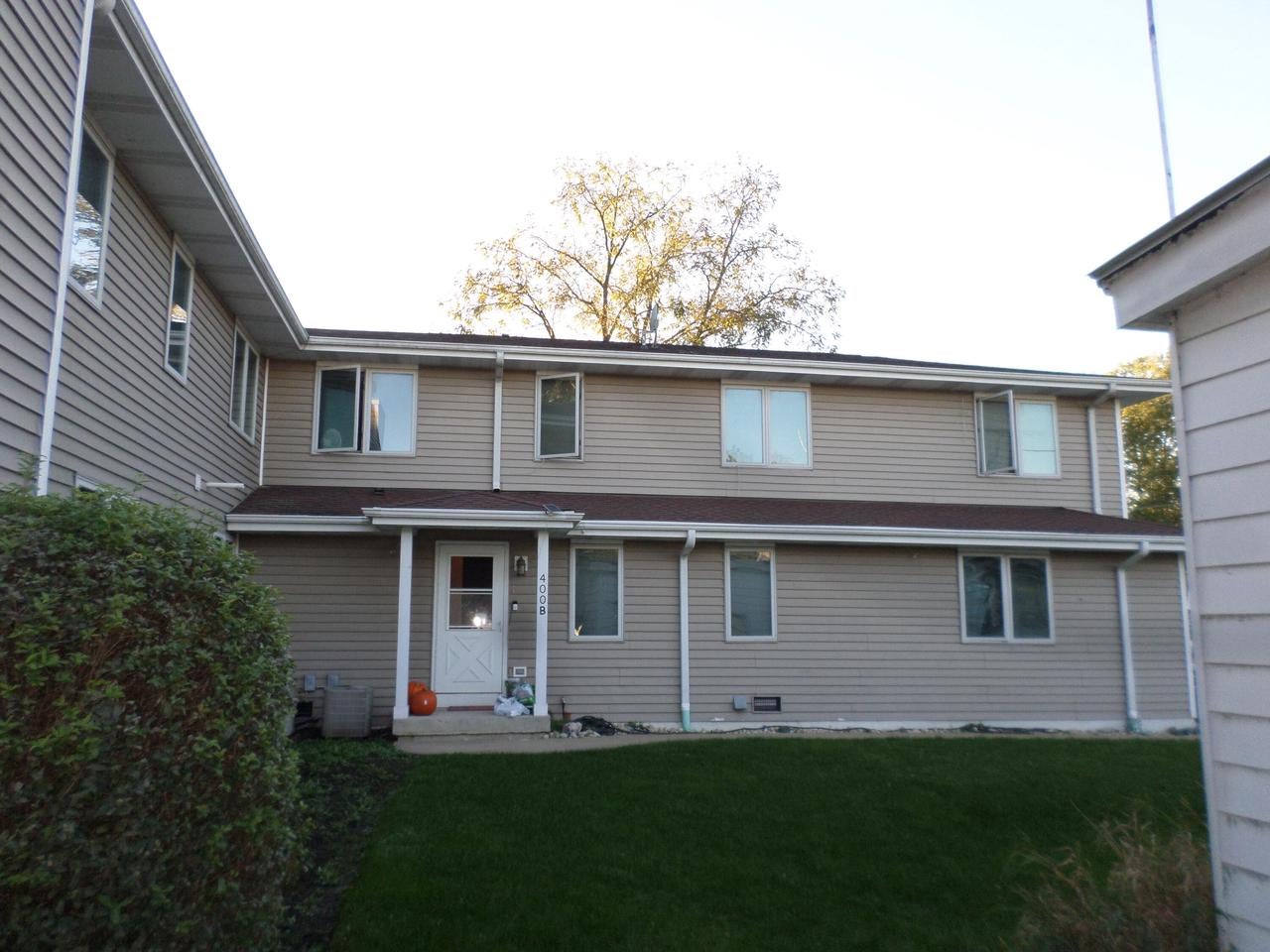 400 E North STREET