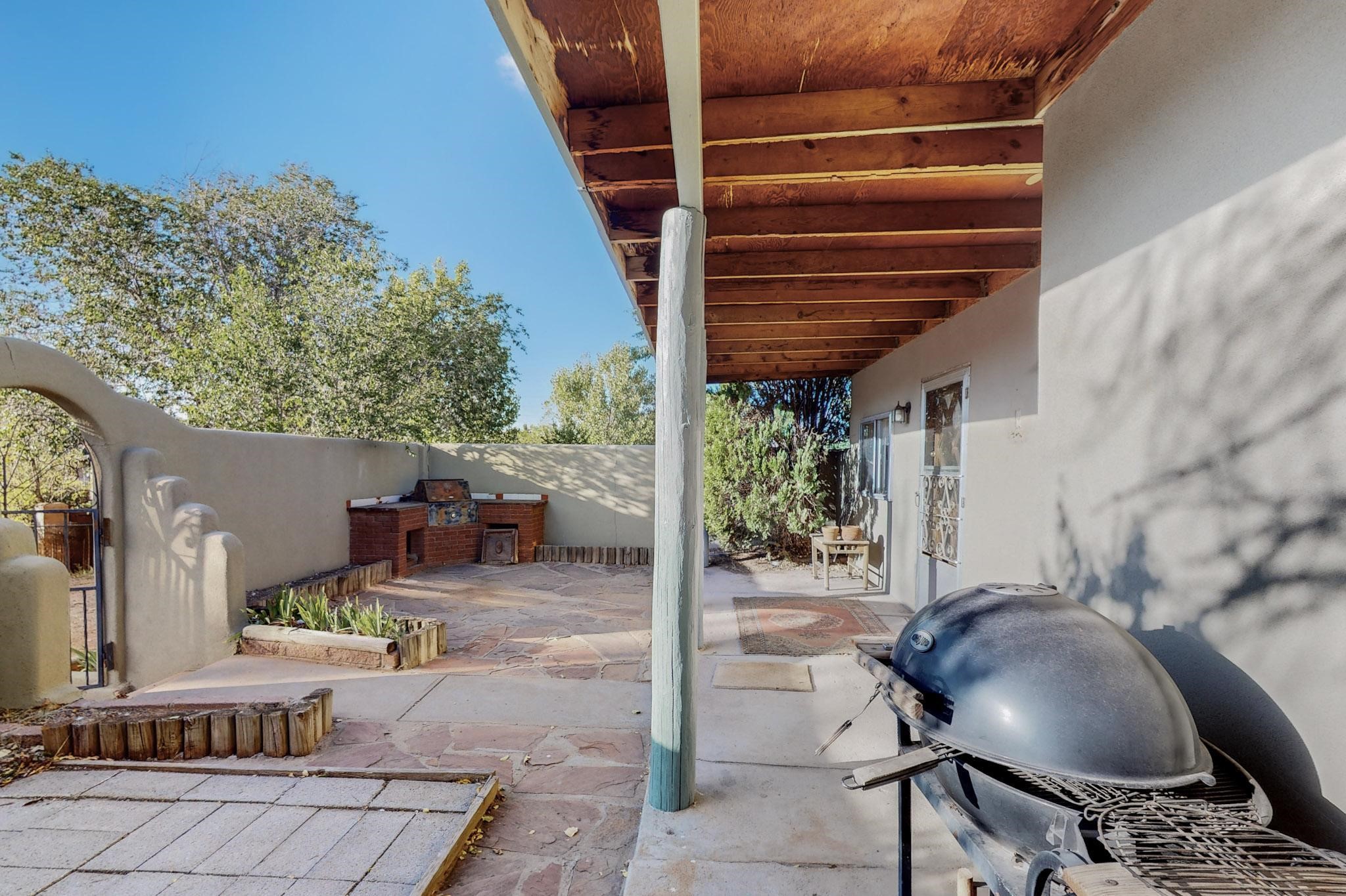 2308 Avenida De Las Campanas