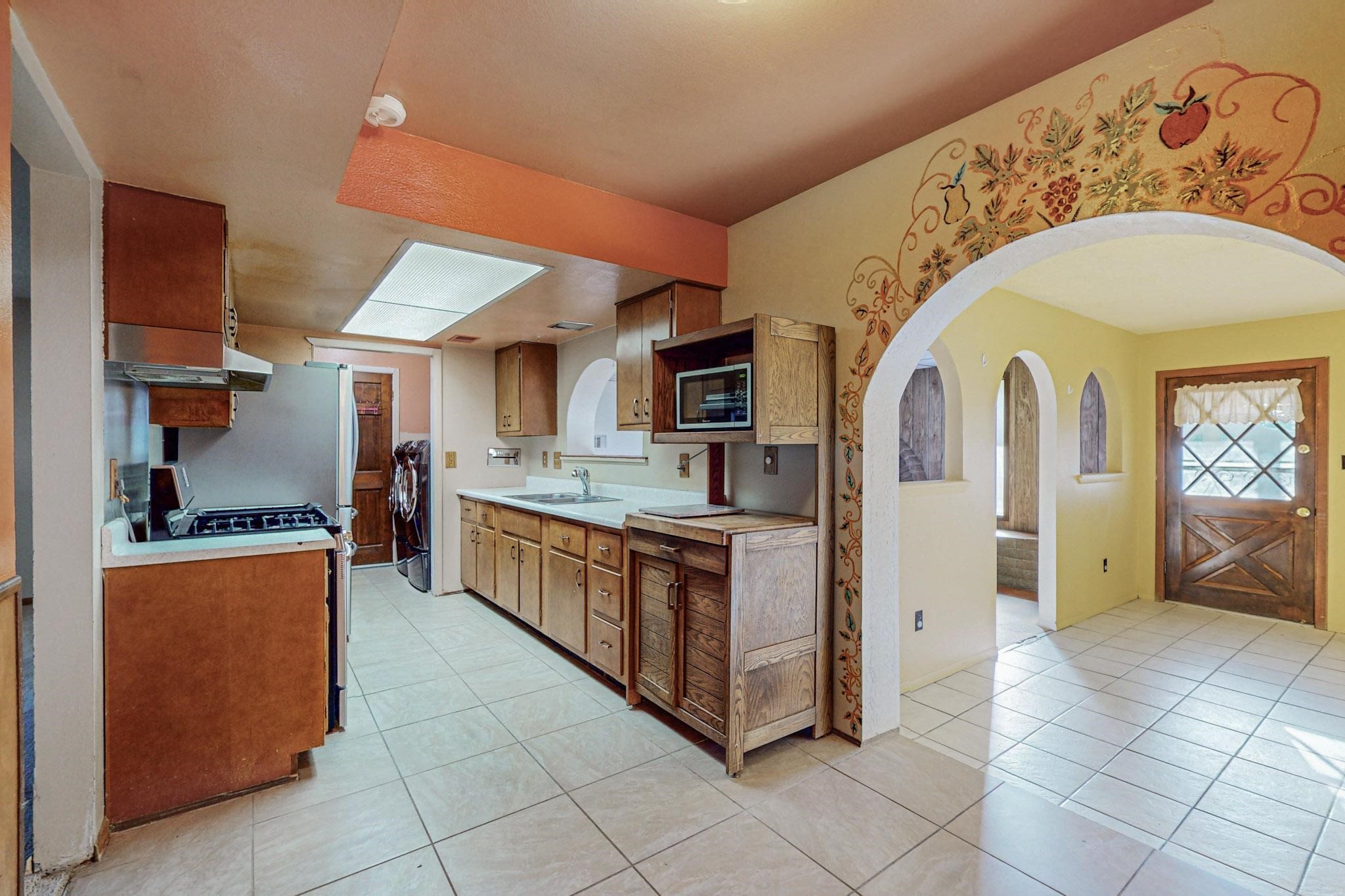 2308 Avenida De Las Campanas