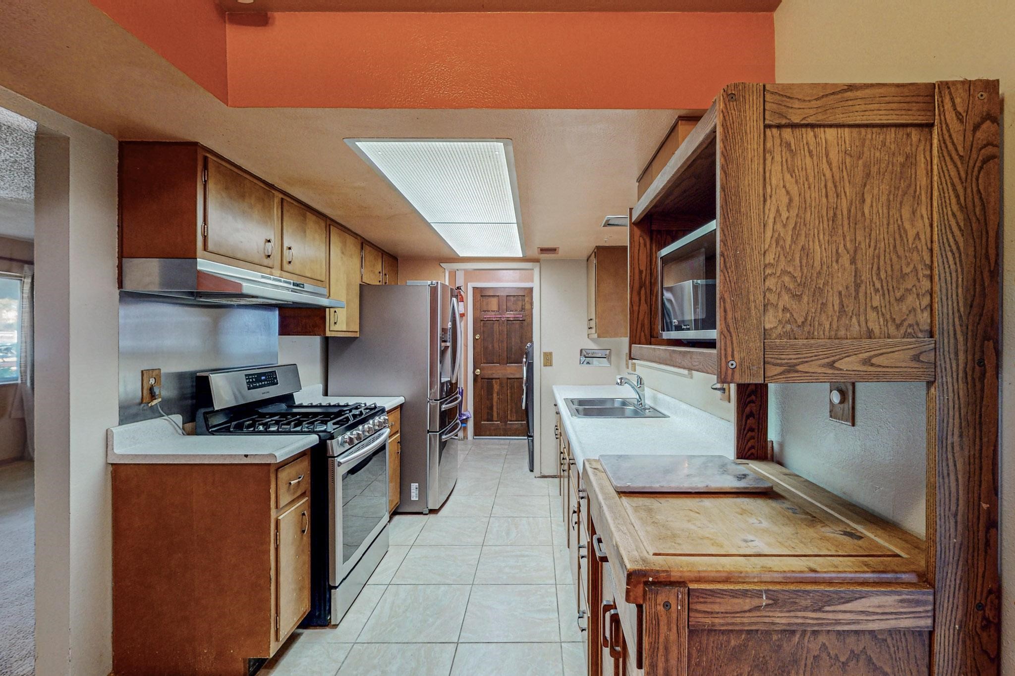 2308 Avenida De Las Campanas