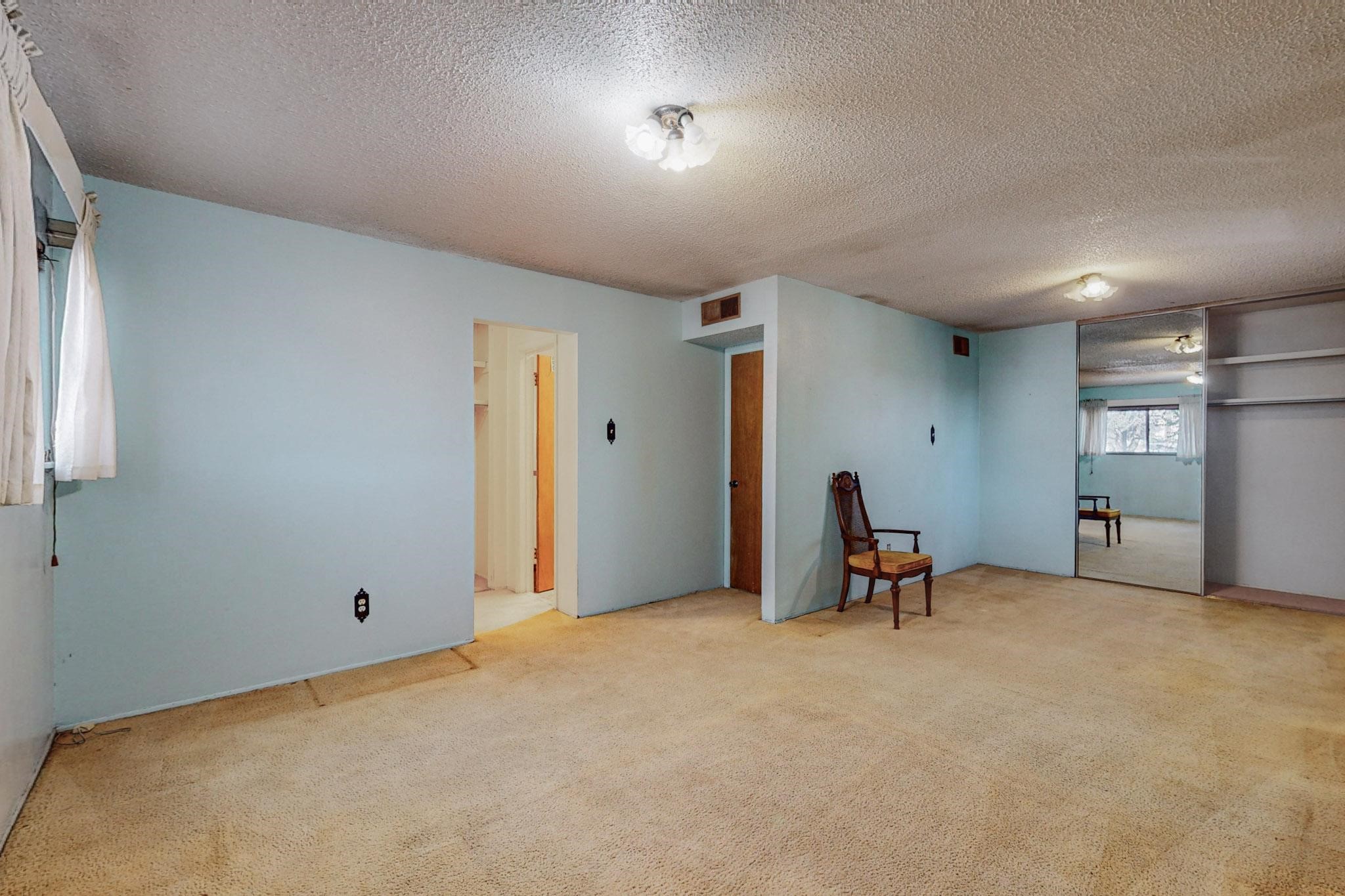 2308 Avenida De Las Campanas