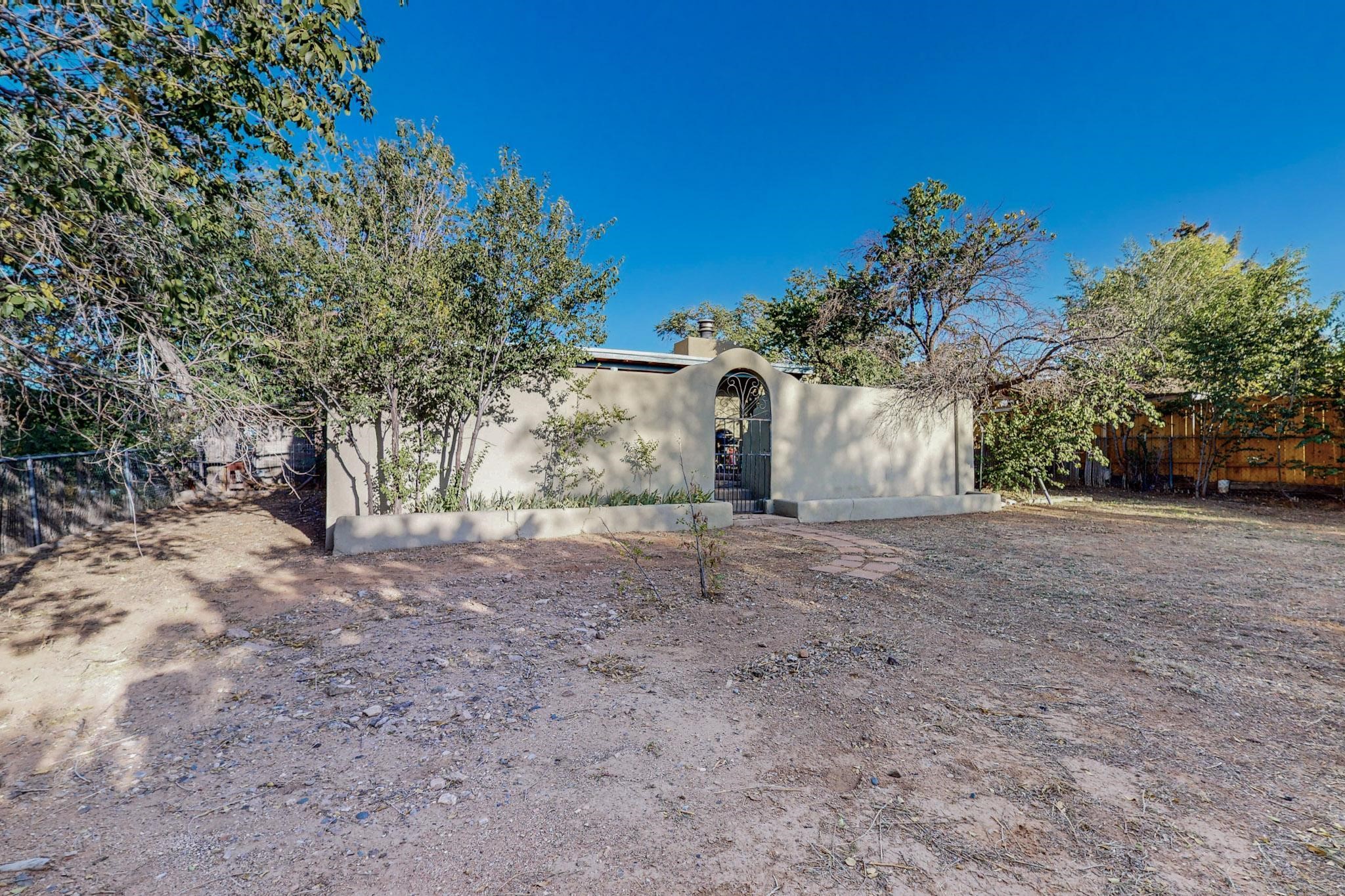 2308 Avenida De Las Campanas