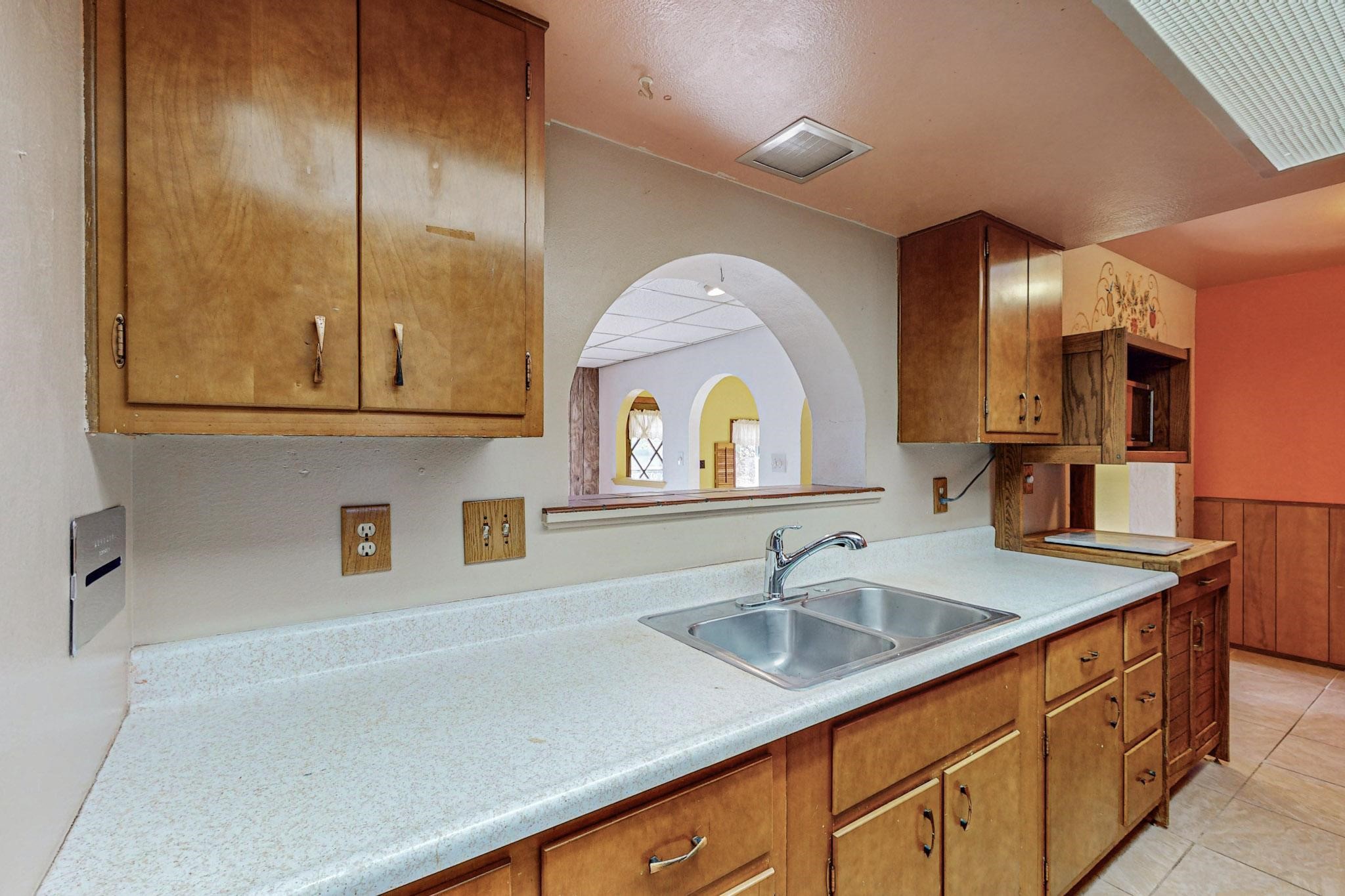 2308 Avenida De Las Campanas