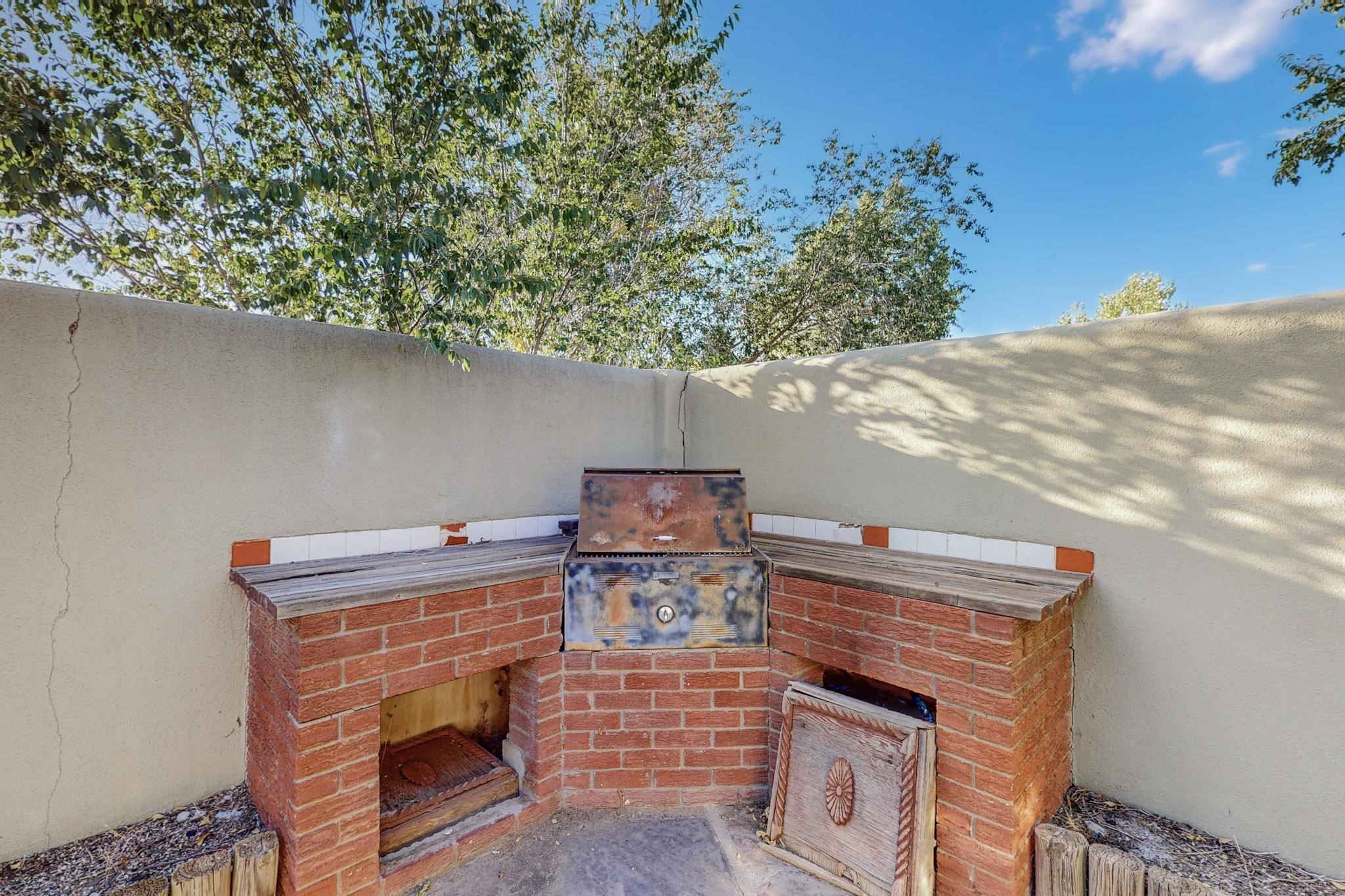 2308 Avenida De Las Campanas