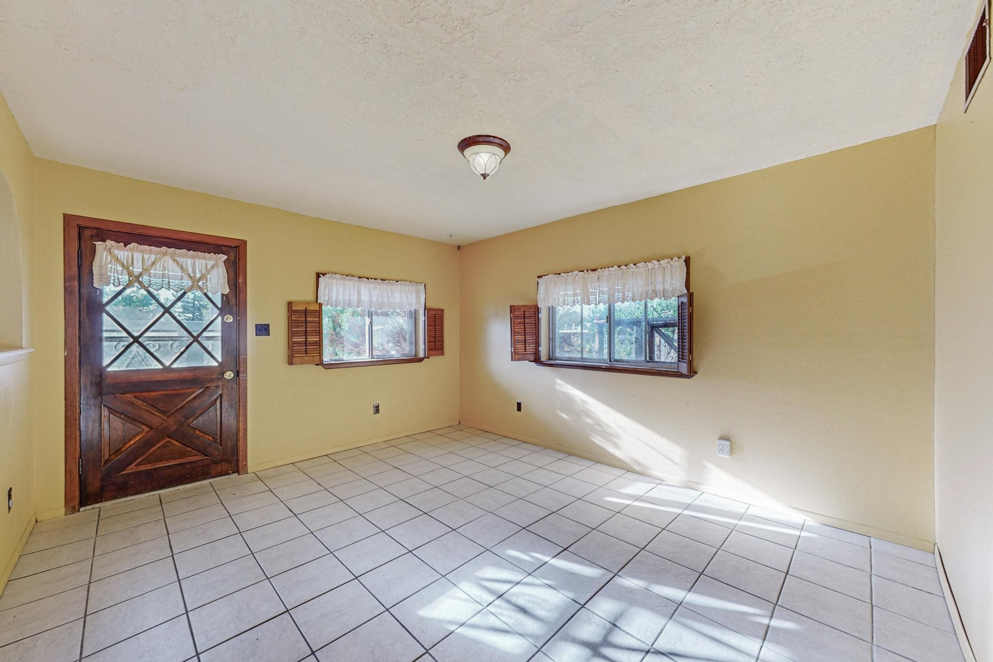 2308 Avenida De Las Campanas