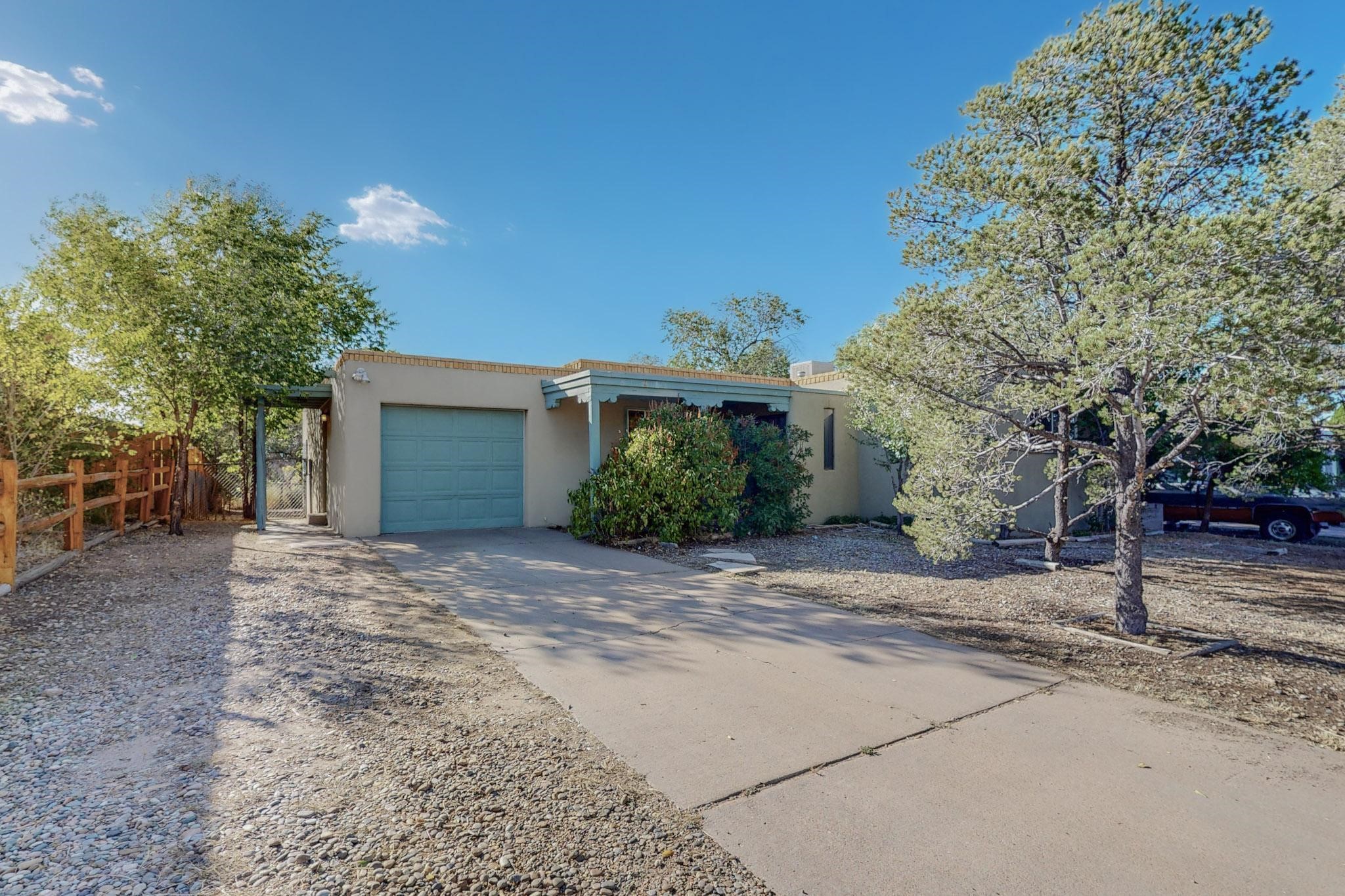 2308 Avenida De Las Campanas