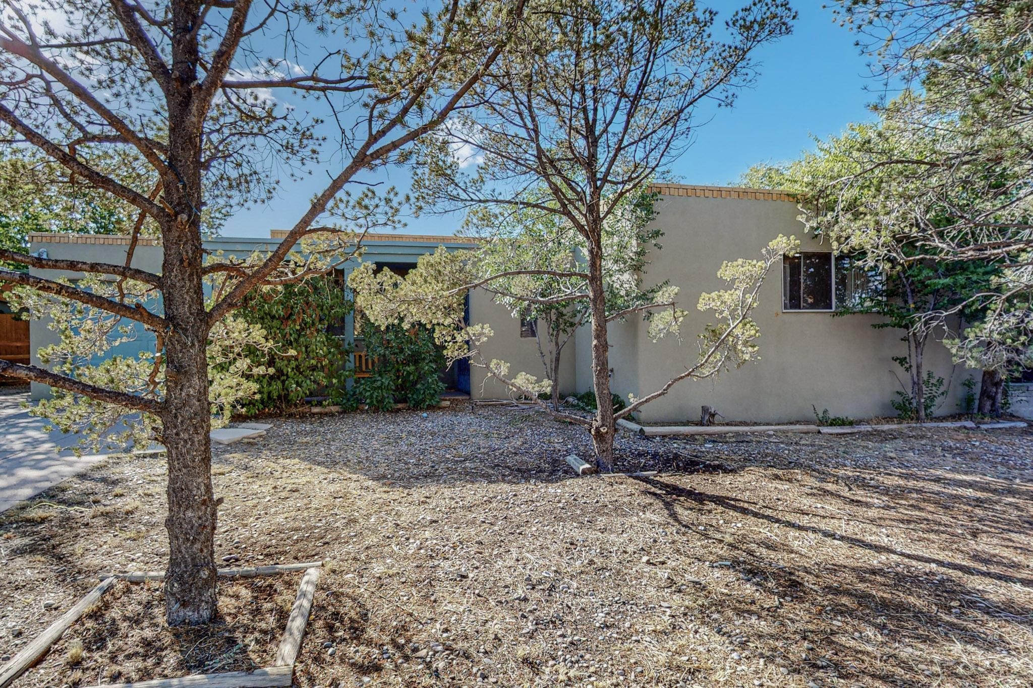 2308 Avenida De Las Campanas