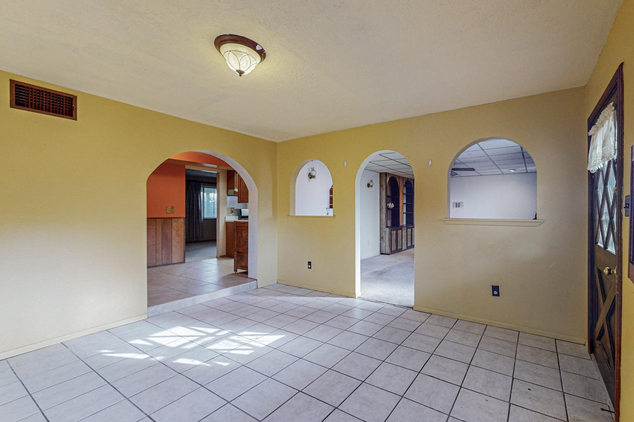 2308 Avenida De Las Campanas