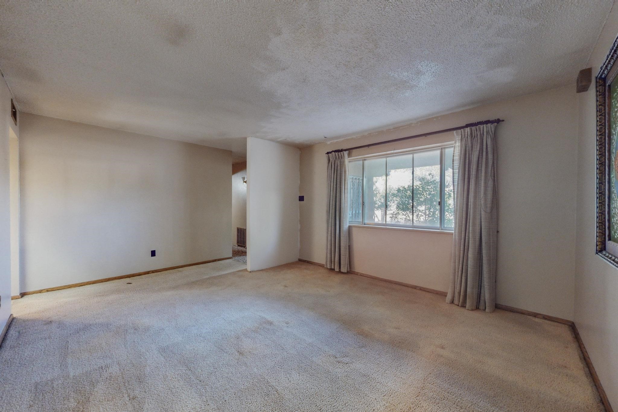 2308 Avenida De Las Campanas