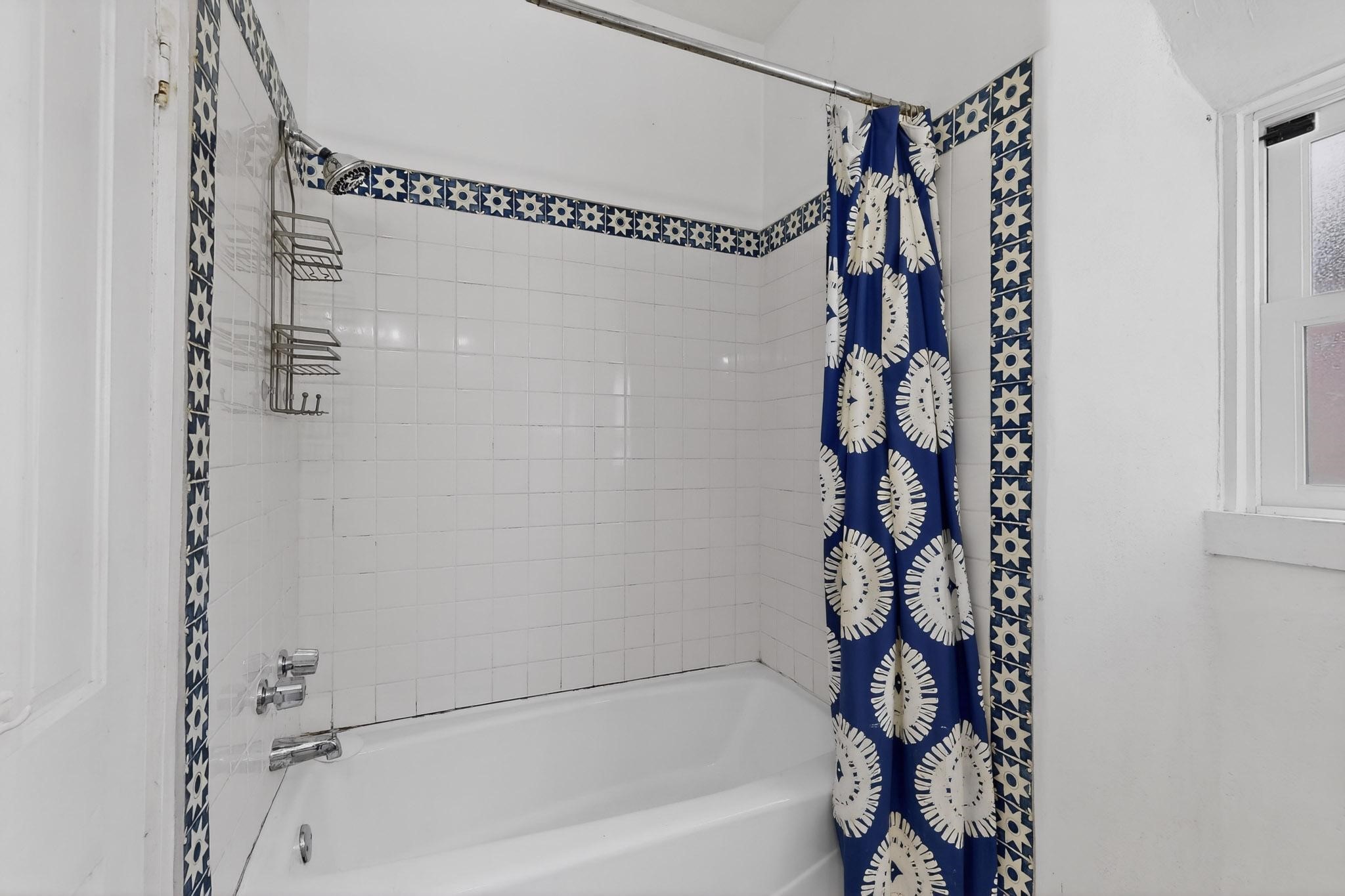 601 1/2 Paseo De Peralta, A, B & C