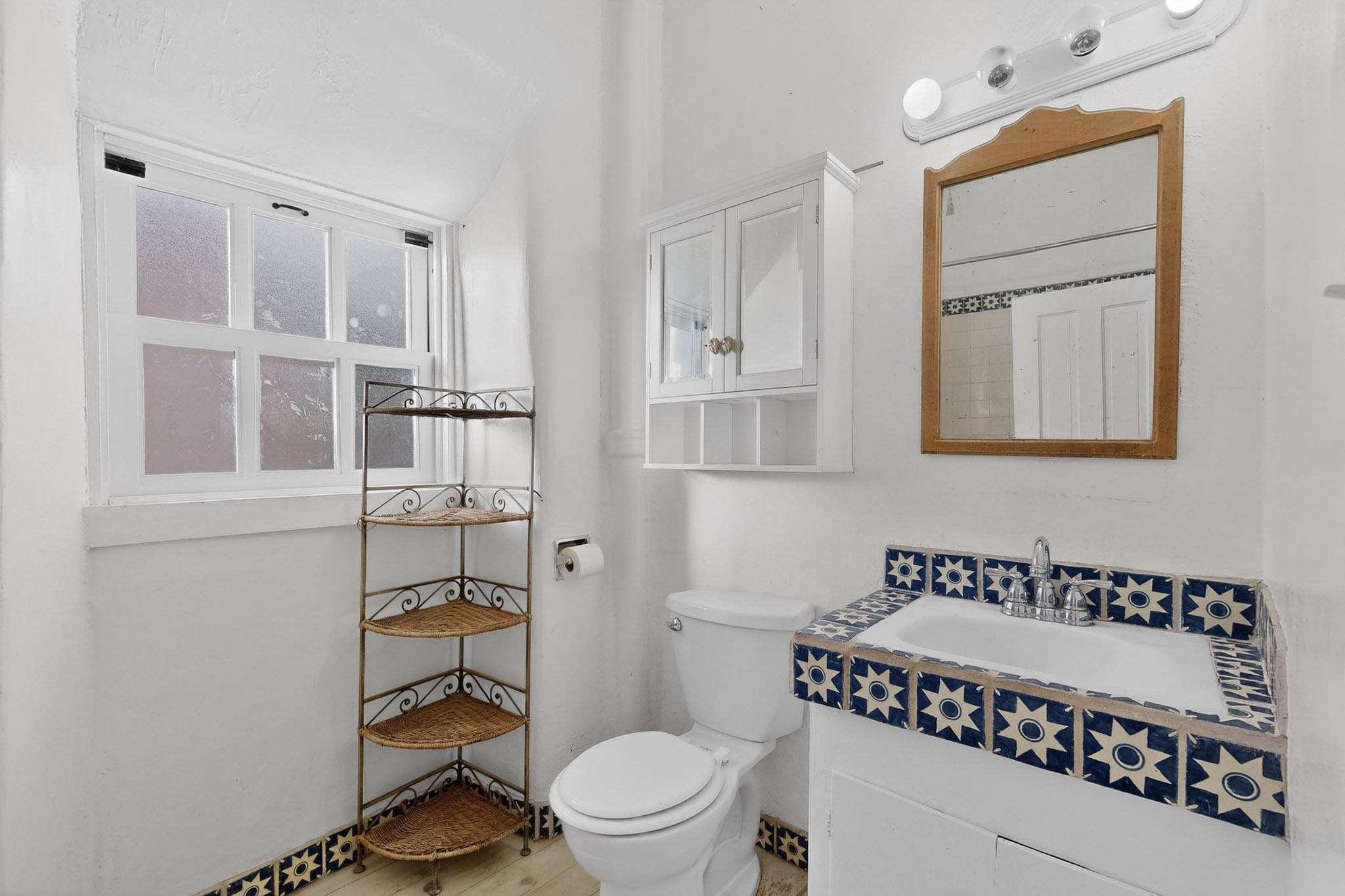 601 1/2 Paseo De Peralta, A, B & C