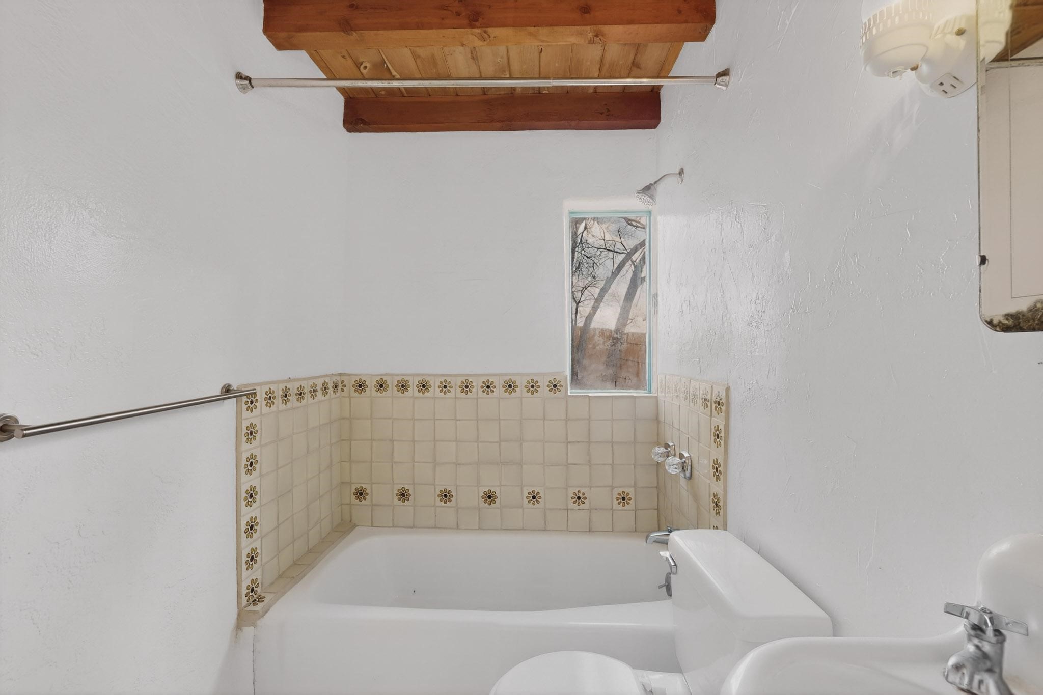 601 1/2 Paseo De Peralta, A, B & C