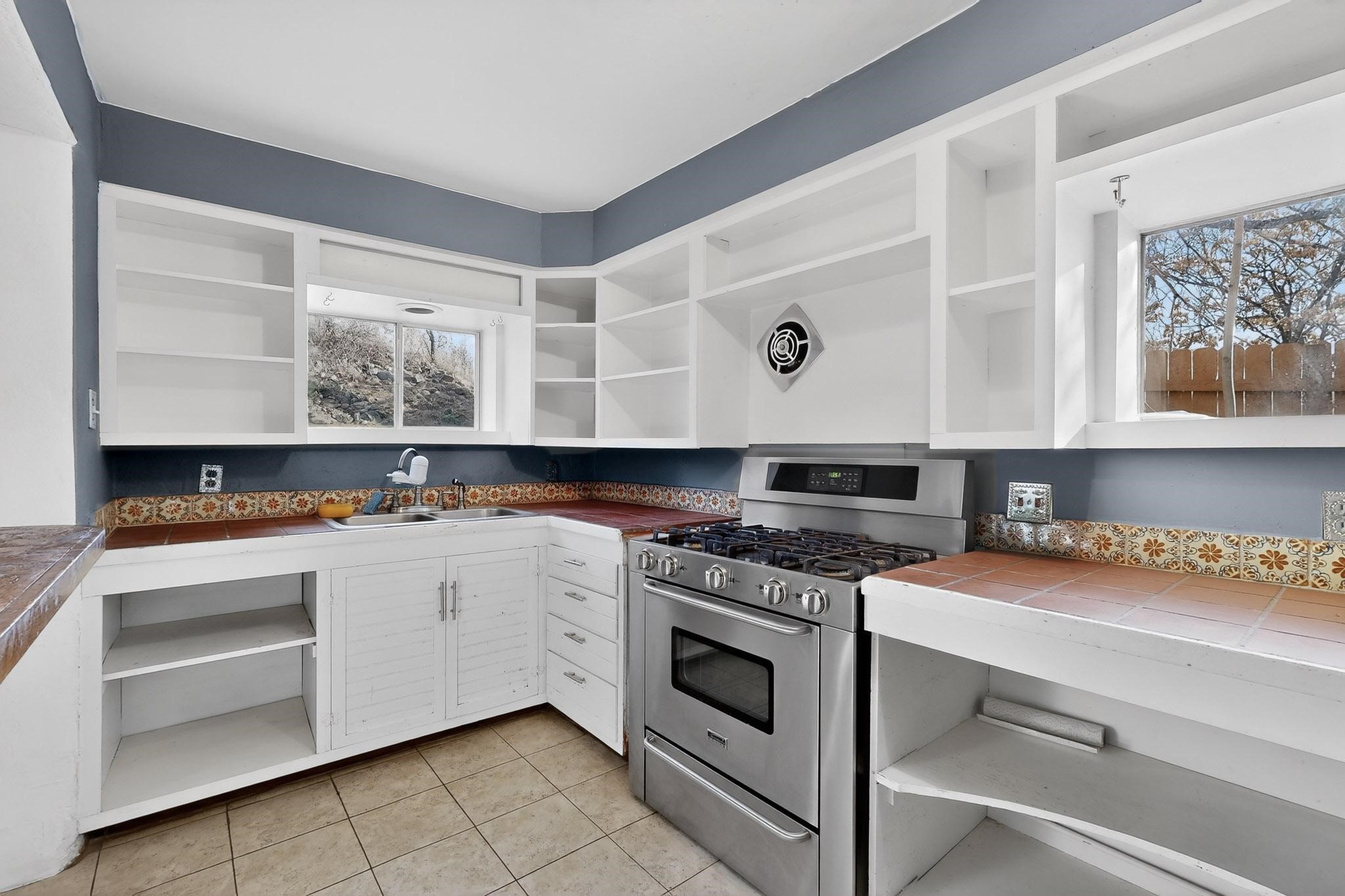 601 1/2 Paseo De Peralta, A, B & C