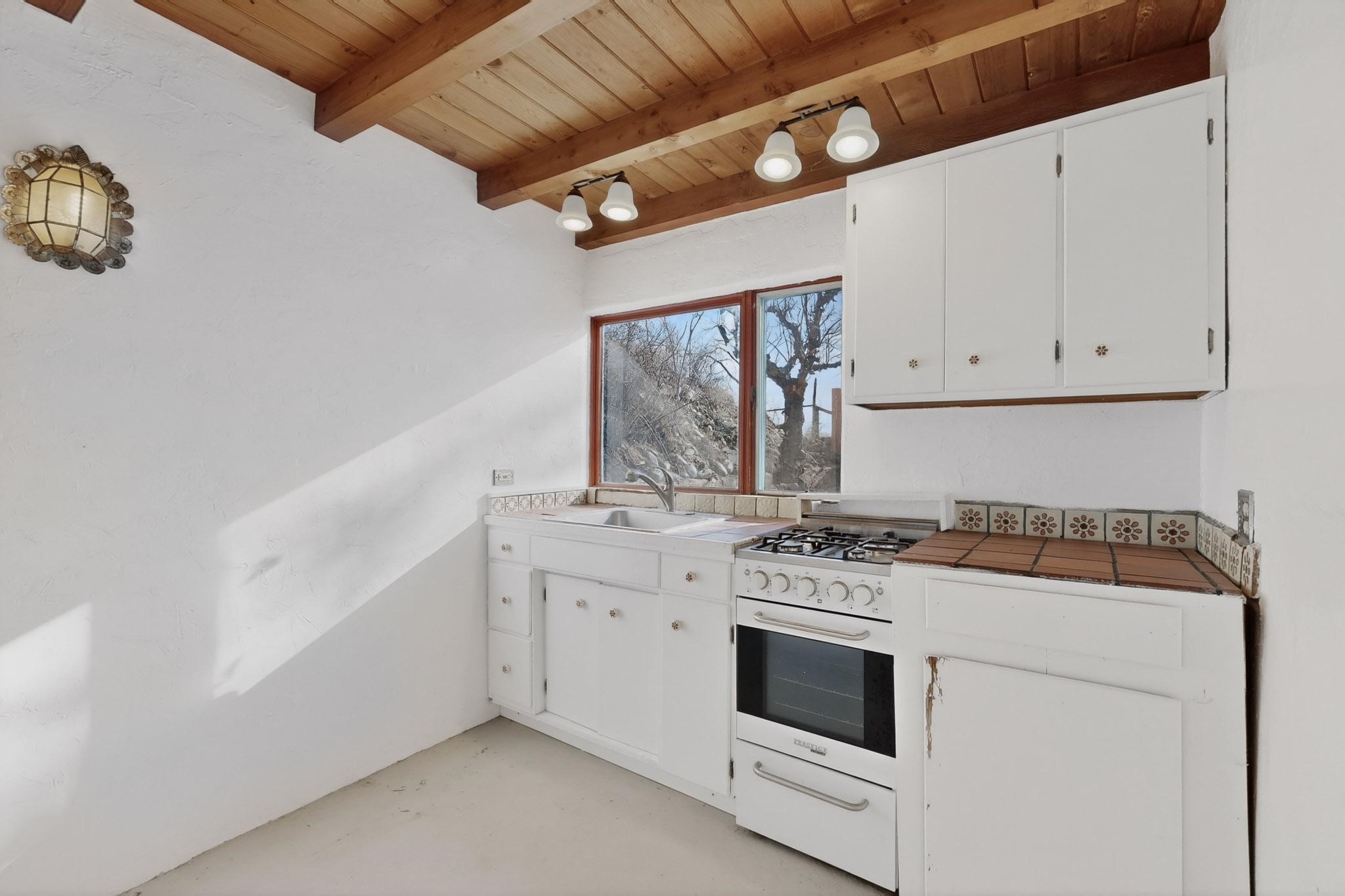 601 1/2 Paseo De Peralta, A, B & C