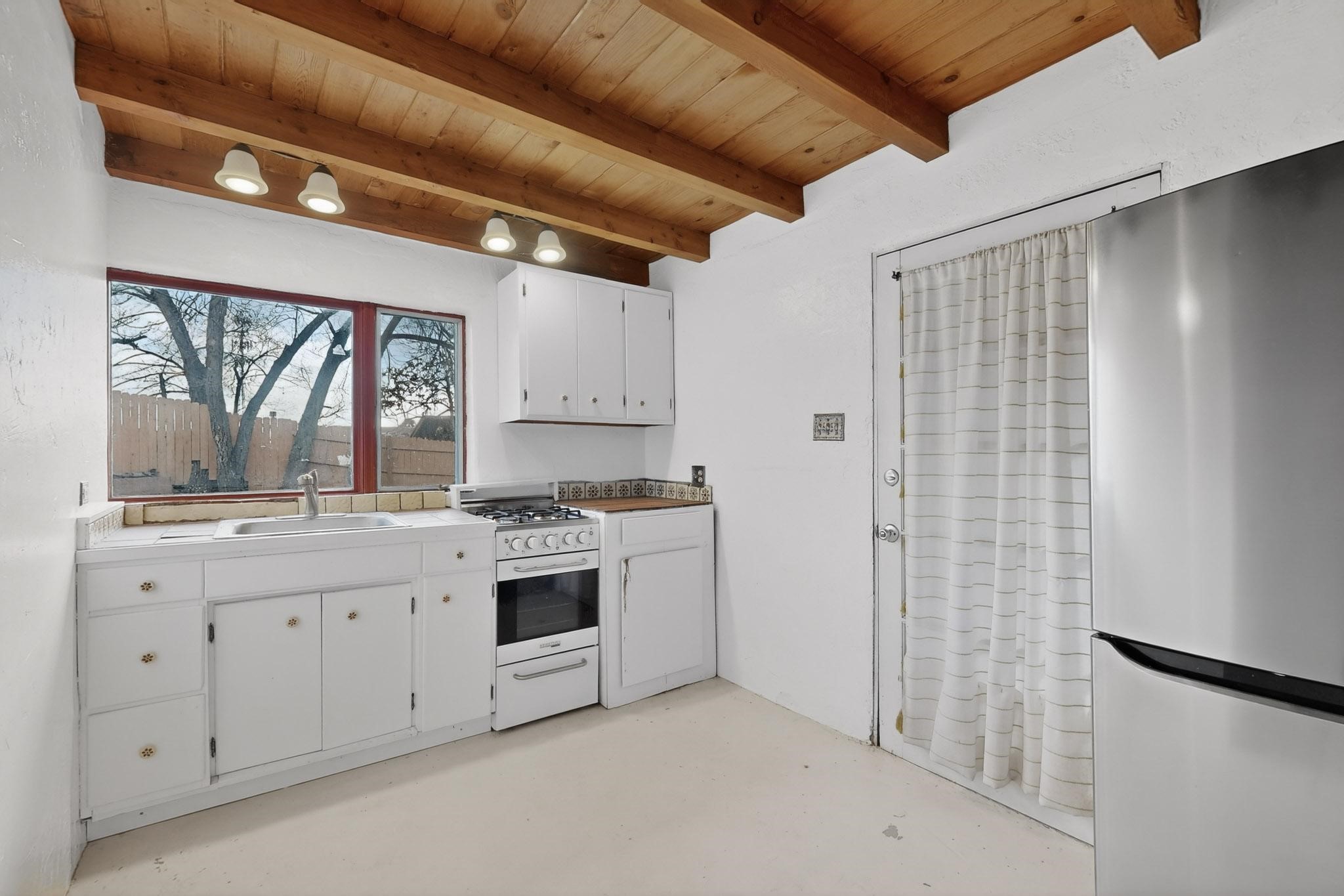 601 1/2 Paseo De Peralta, A, B & C