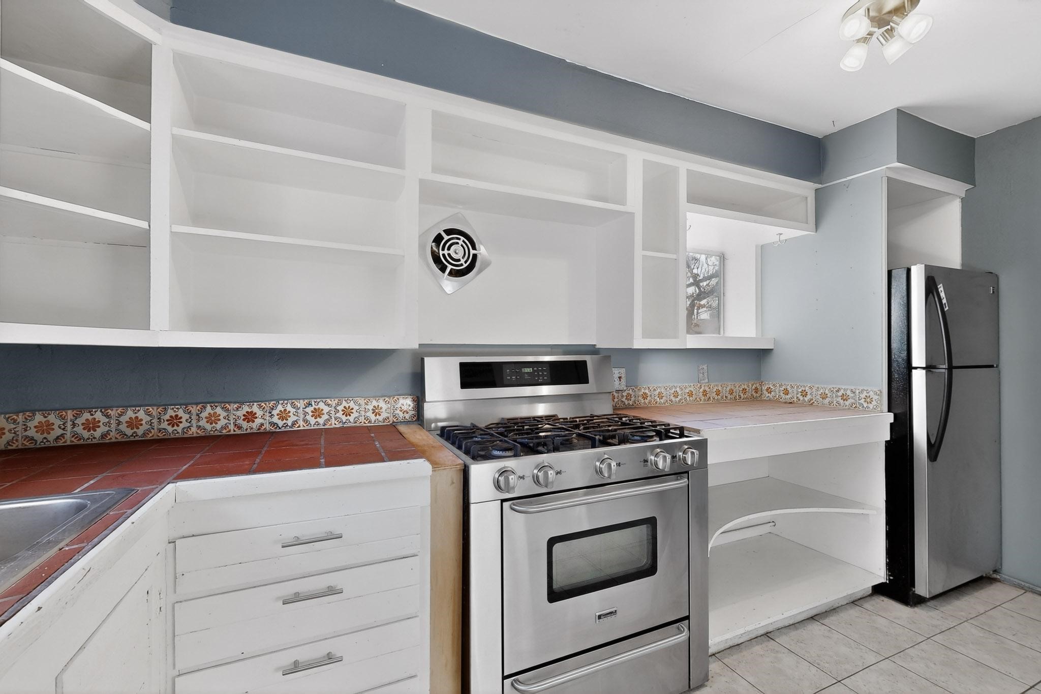 601 1/2 Paseo De Peralta, A, B & C